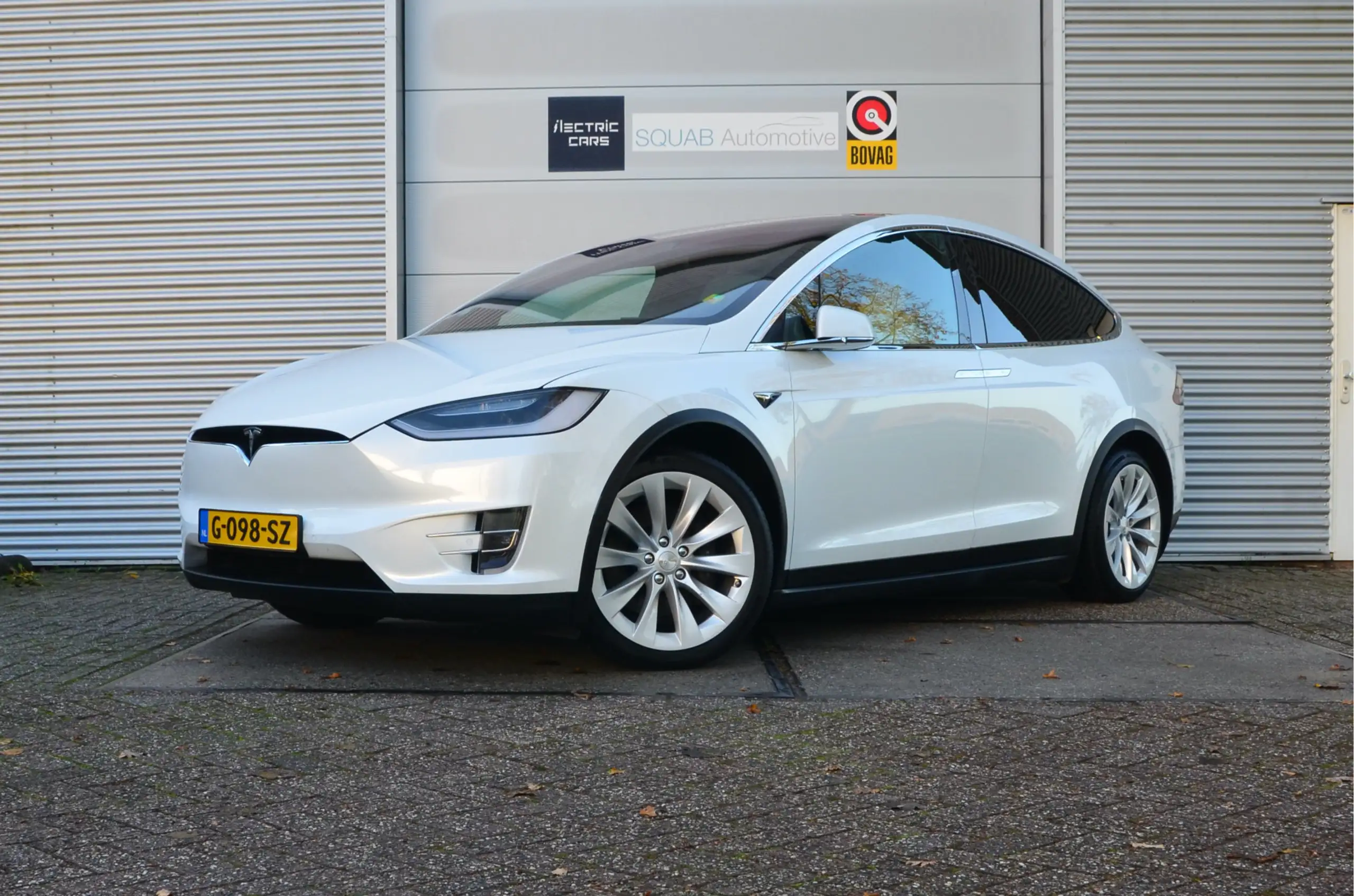 Tesla - Model X