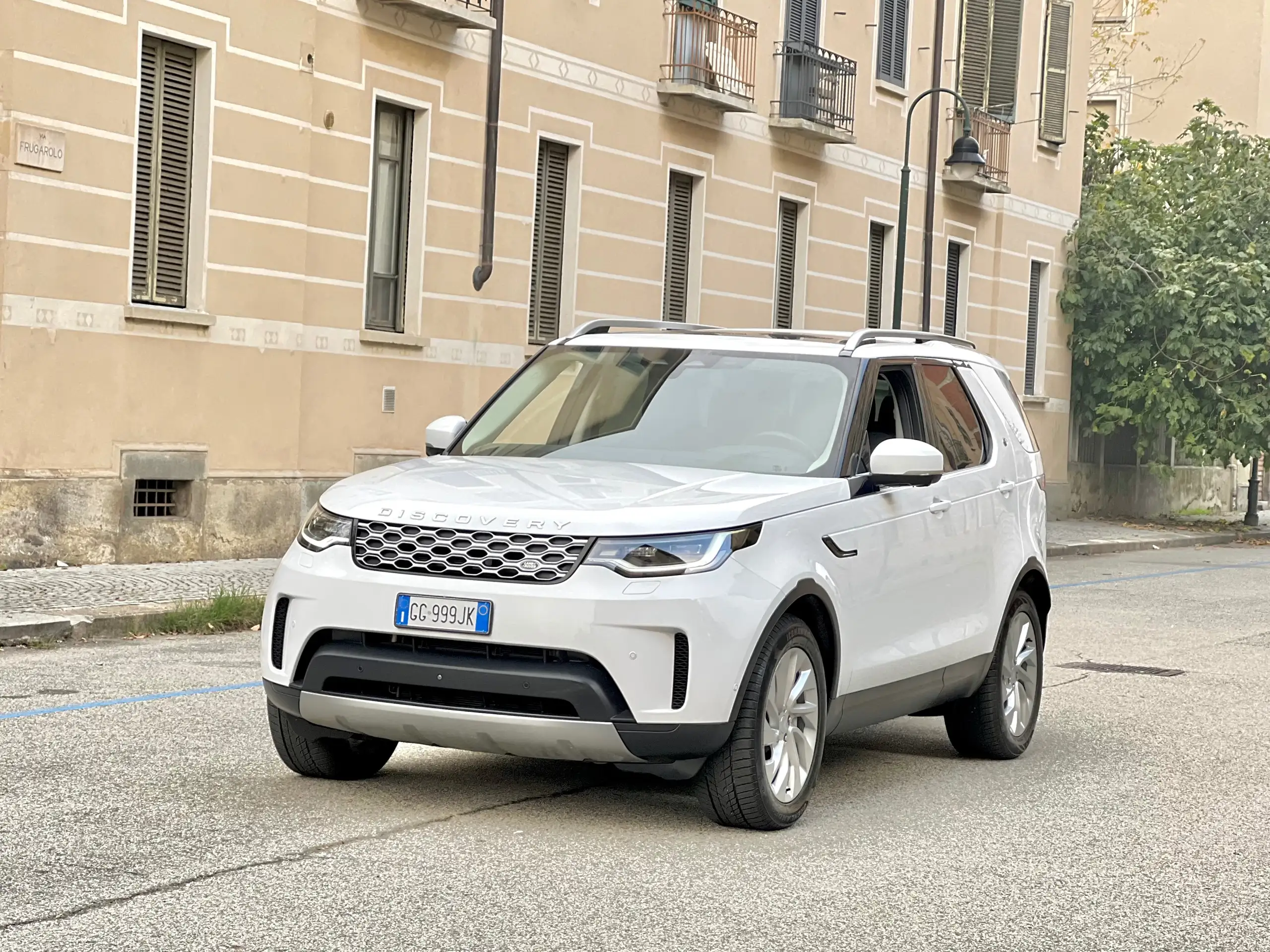 Land Rover Discovery 2021