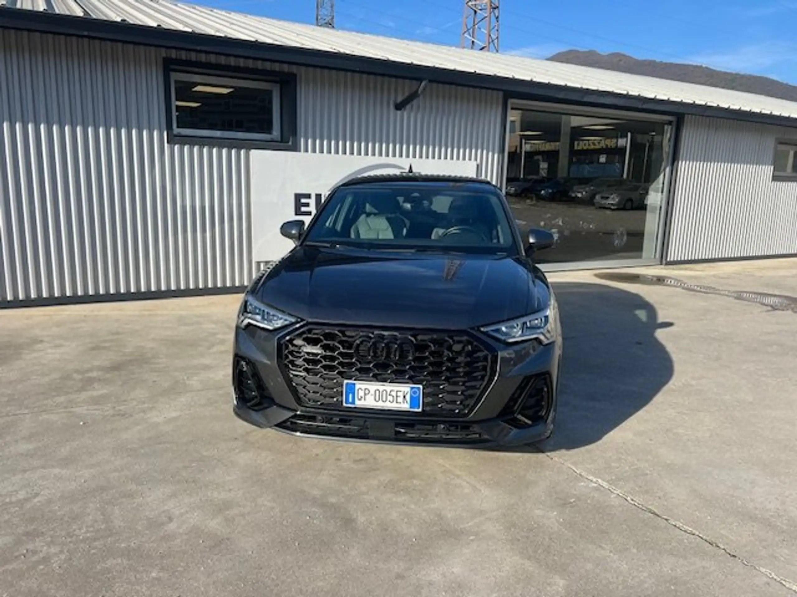 Audi - Q3