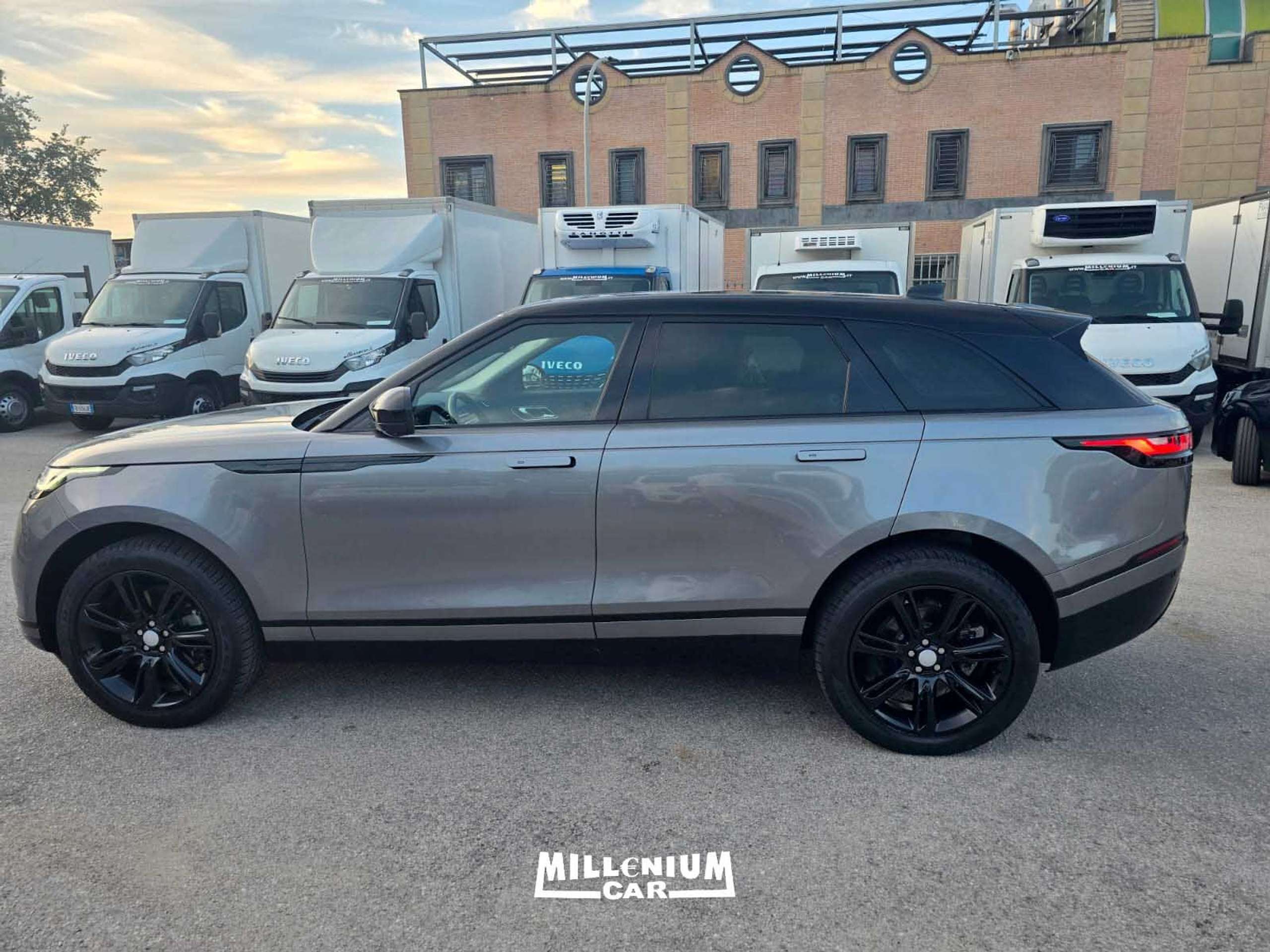 Land Rover - Range Rover Velar