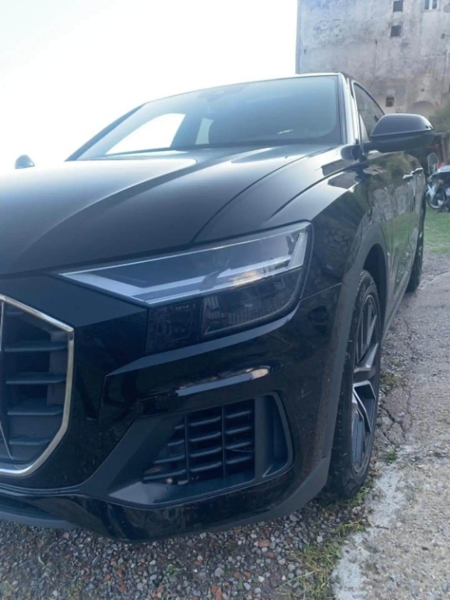 Audi - Q8