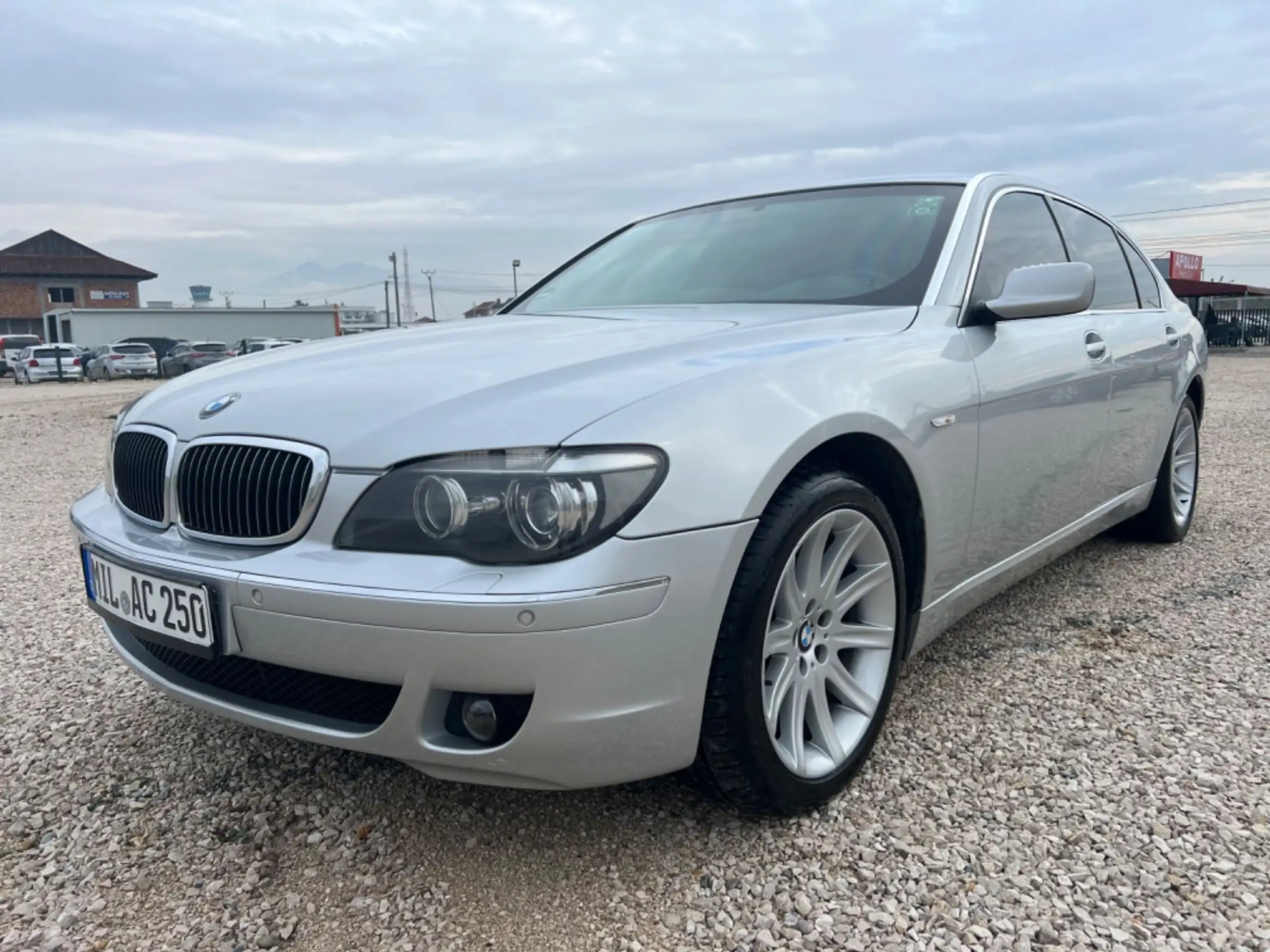 BMW 760 2006