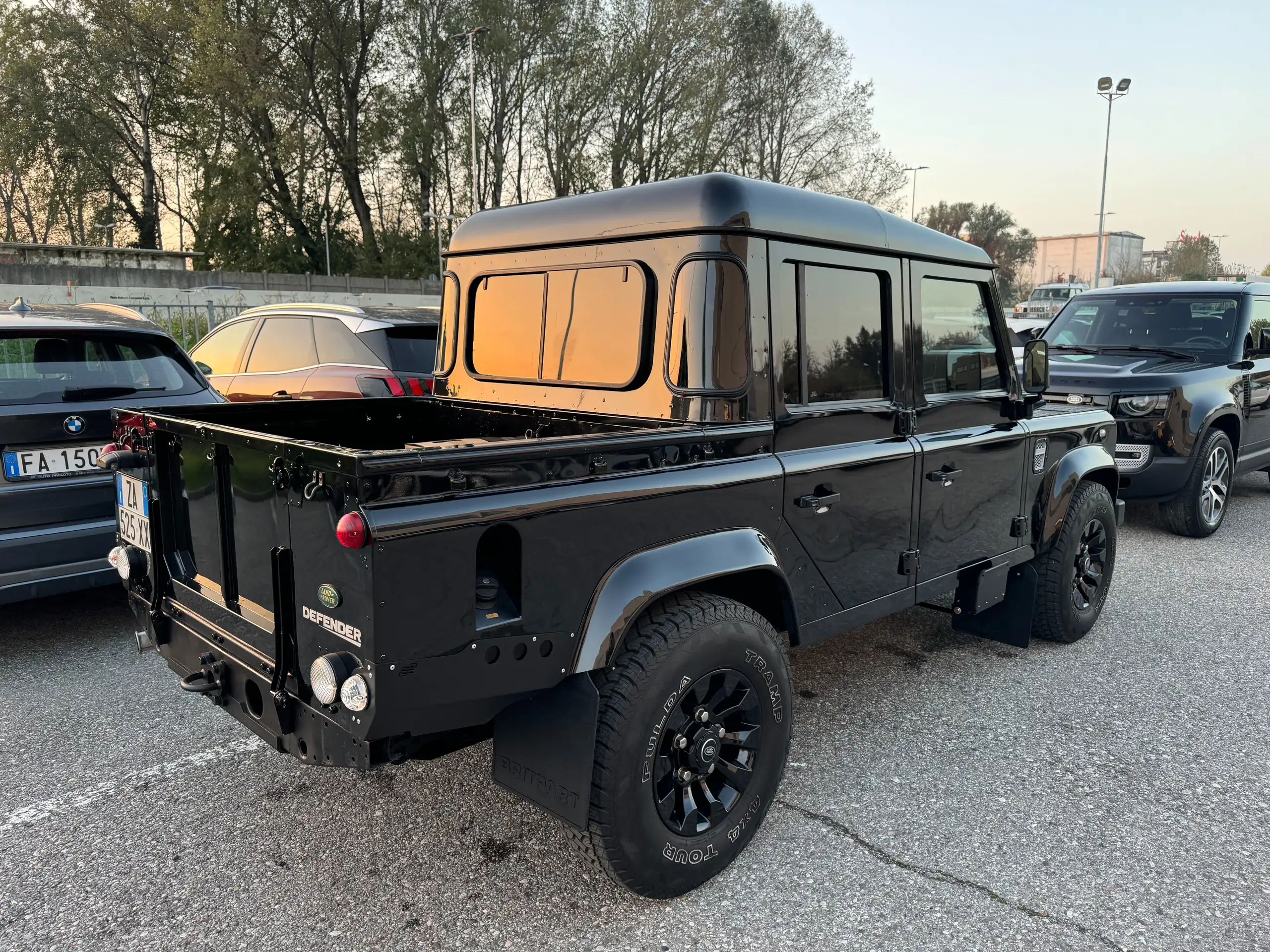 Land Rover - Defender