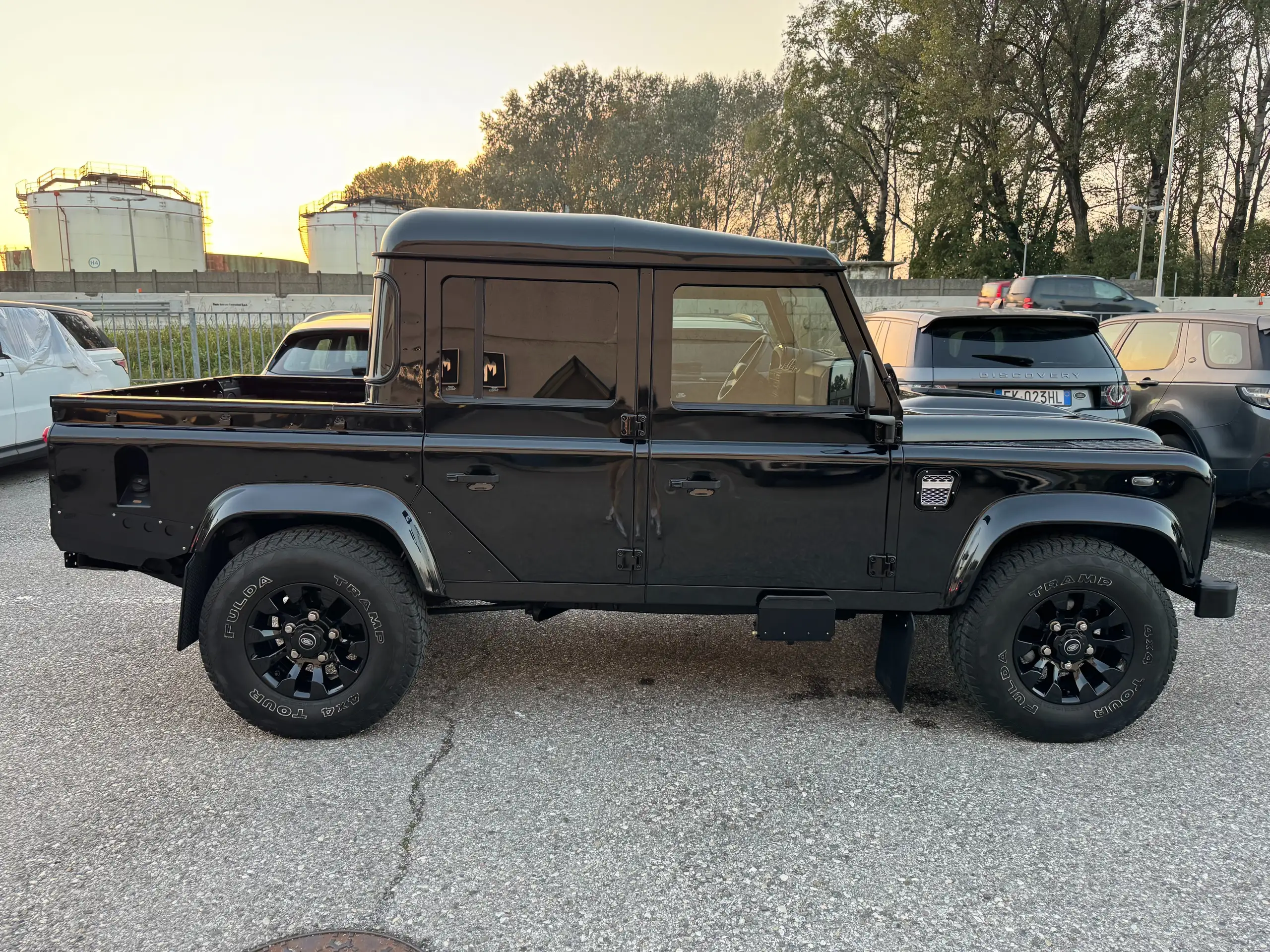 Land Rover - Defender