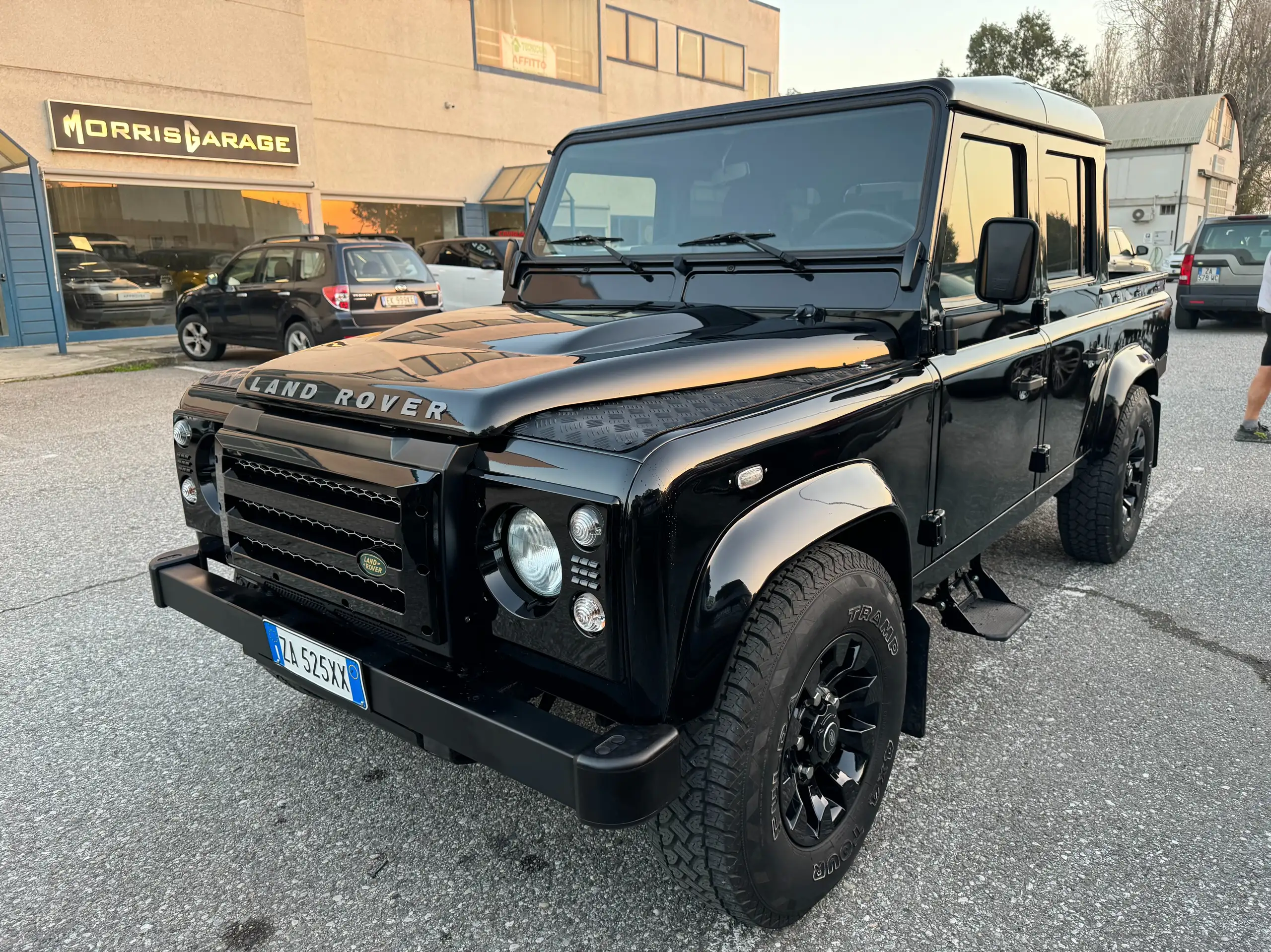 Land Rover - Defender