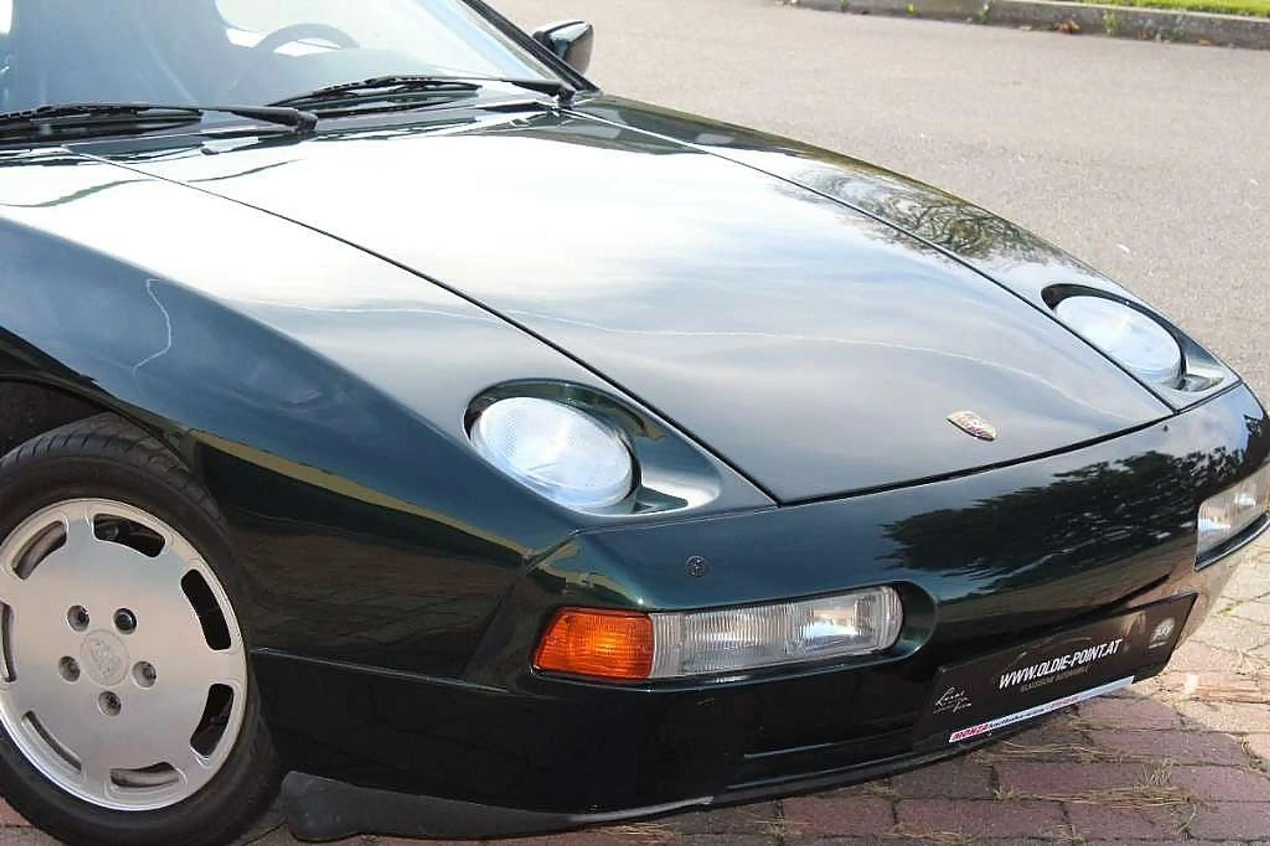 Porsche - 928