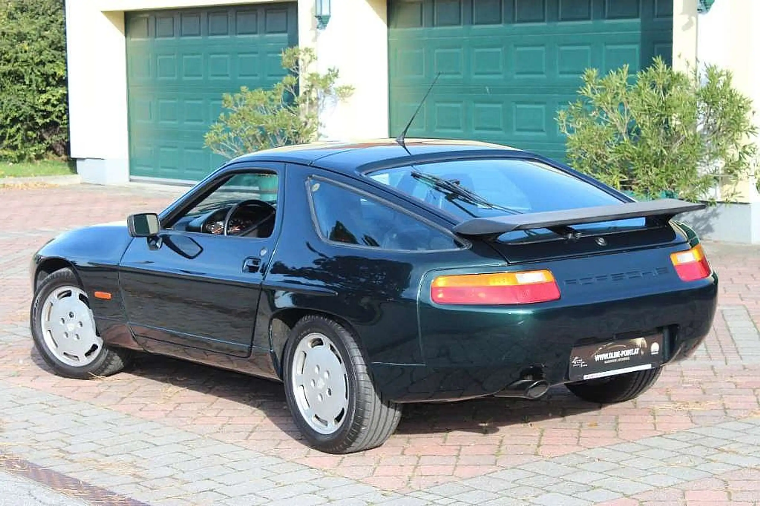 Porsche - 928