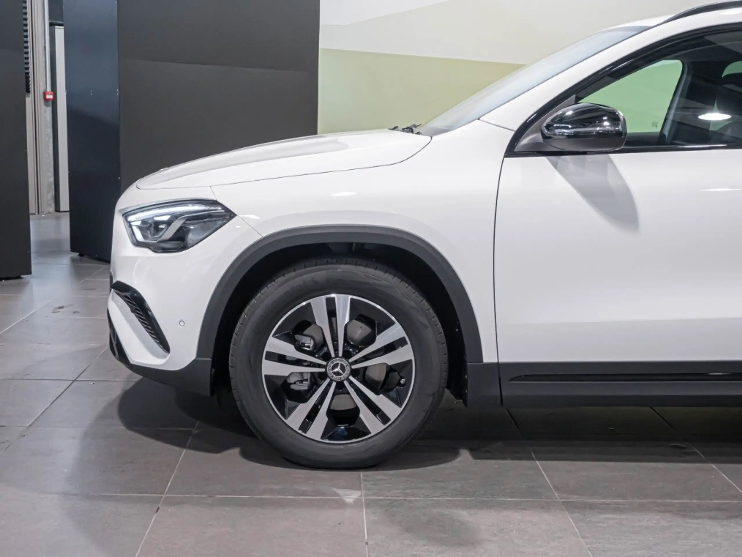 Mercedes-Benz - GLA 200