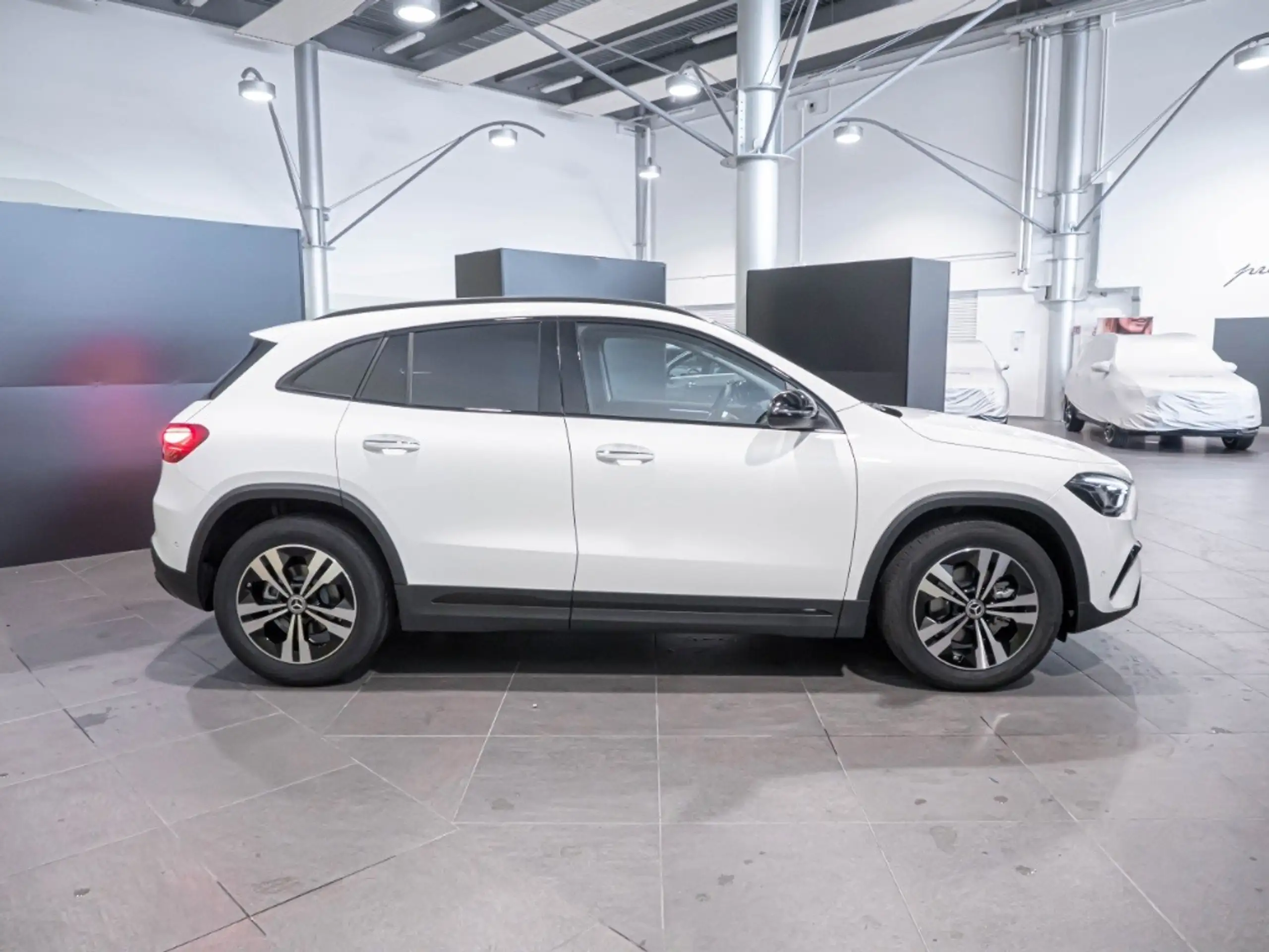 Mercedes-Benz - GLA 200