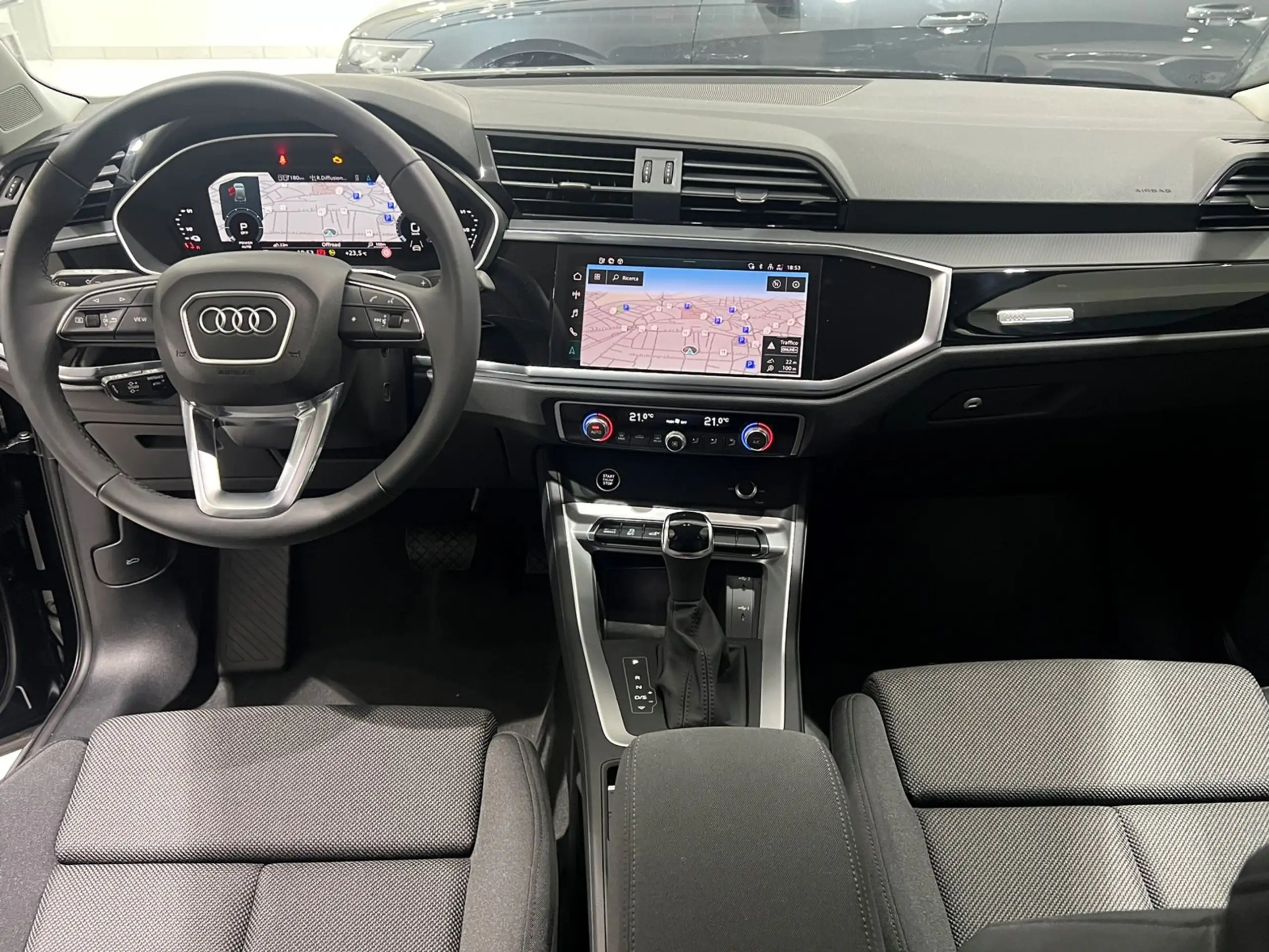 Audi - Q3