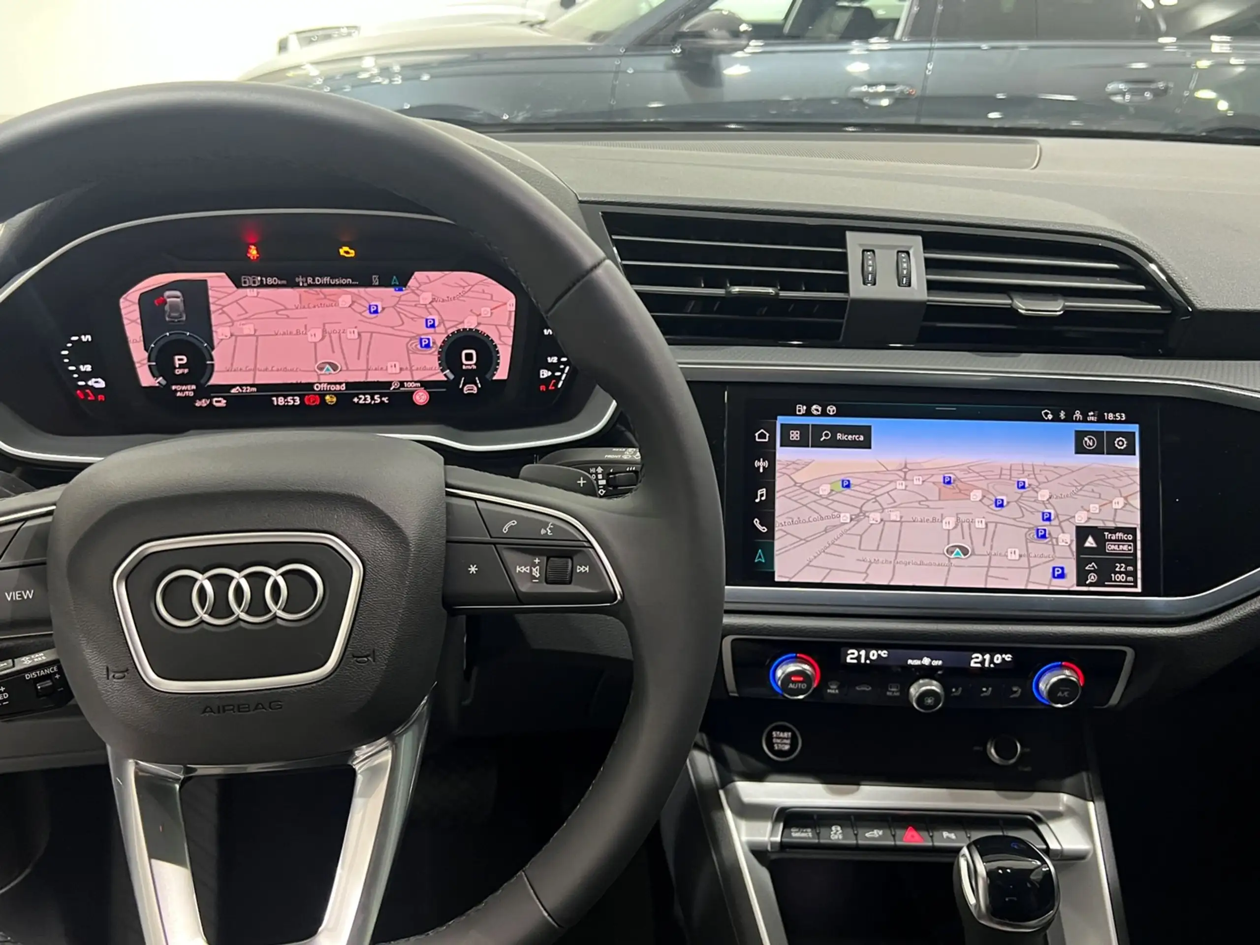 Audi - Q3