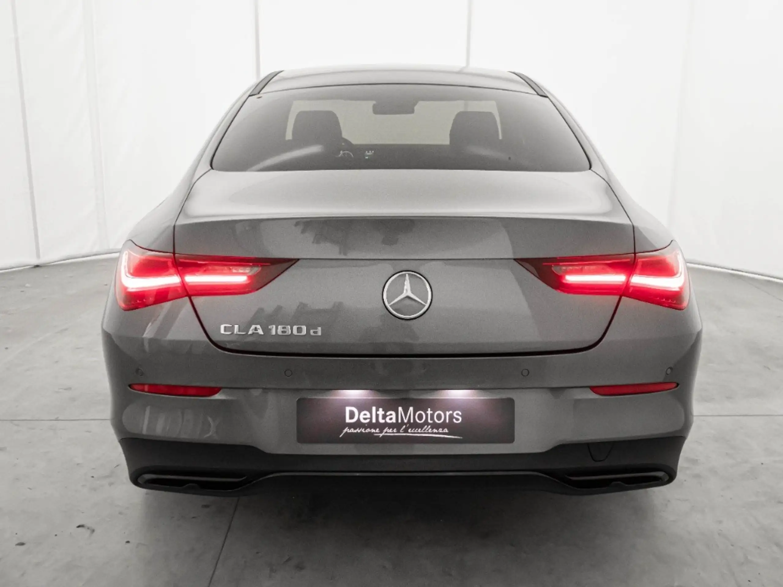 Mercedes-Benz - CLA 180