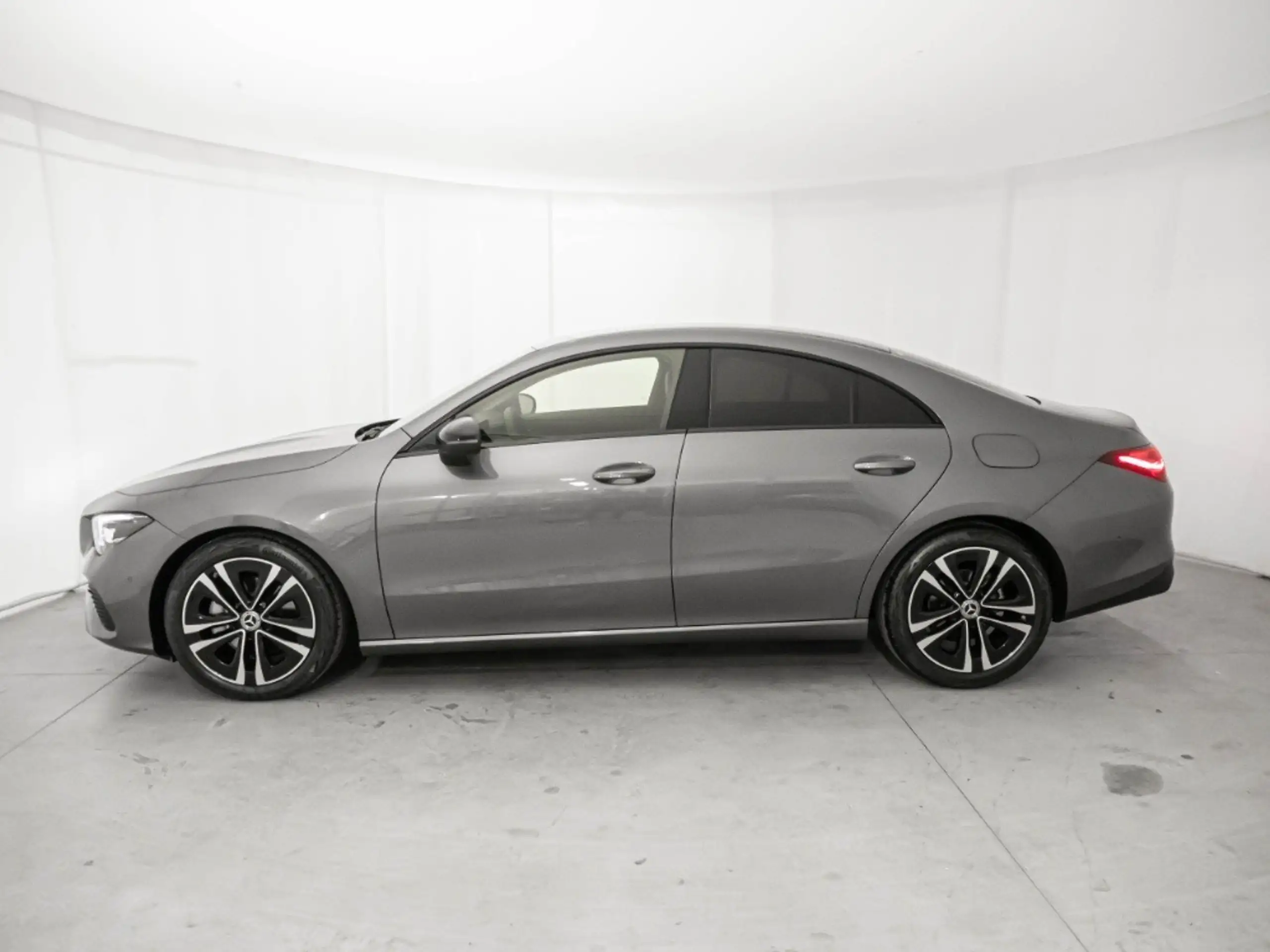 Mercedes-Benz - CLA 180