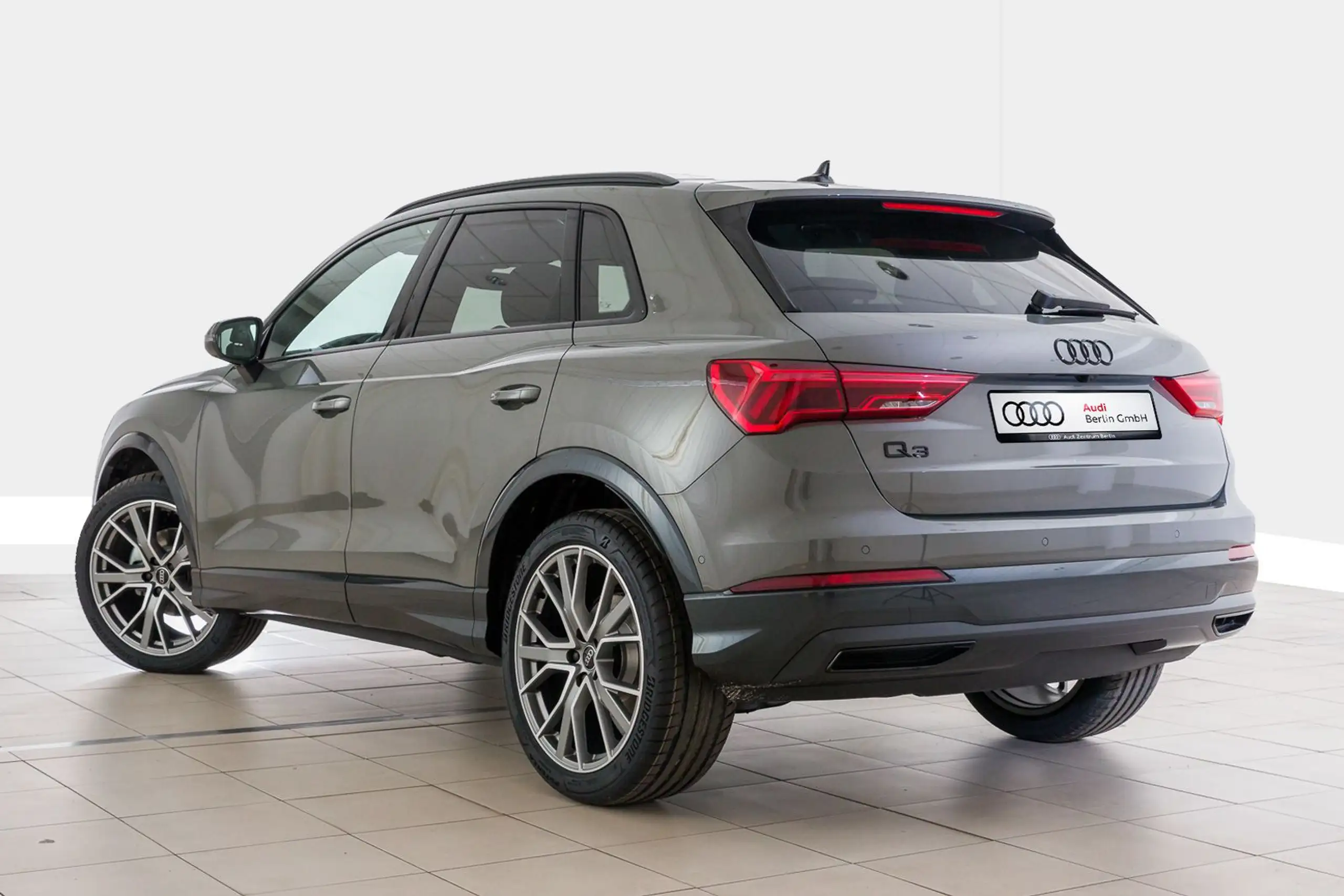 Audi - Q3