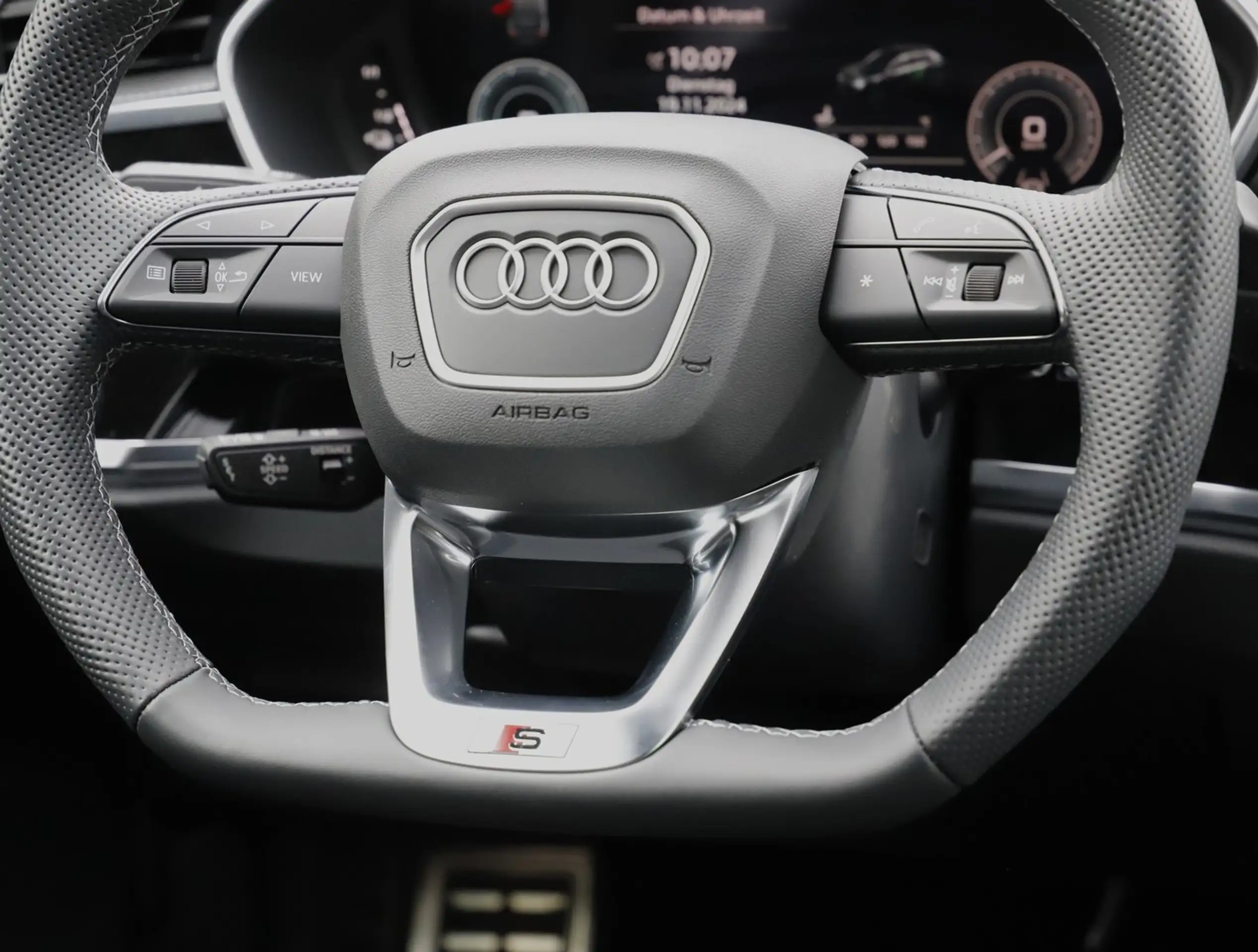 Audi - Q3