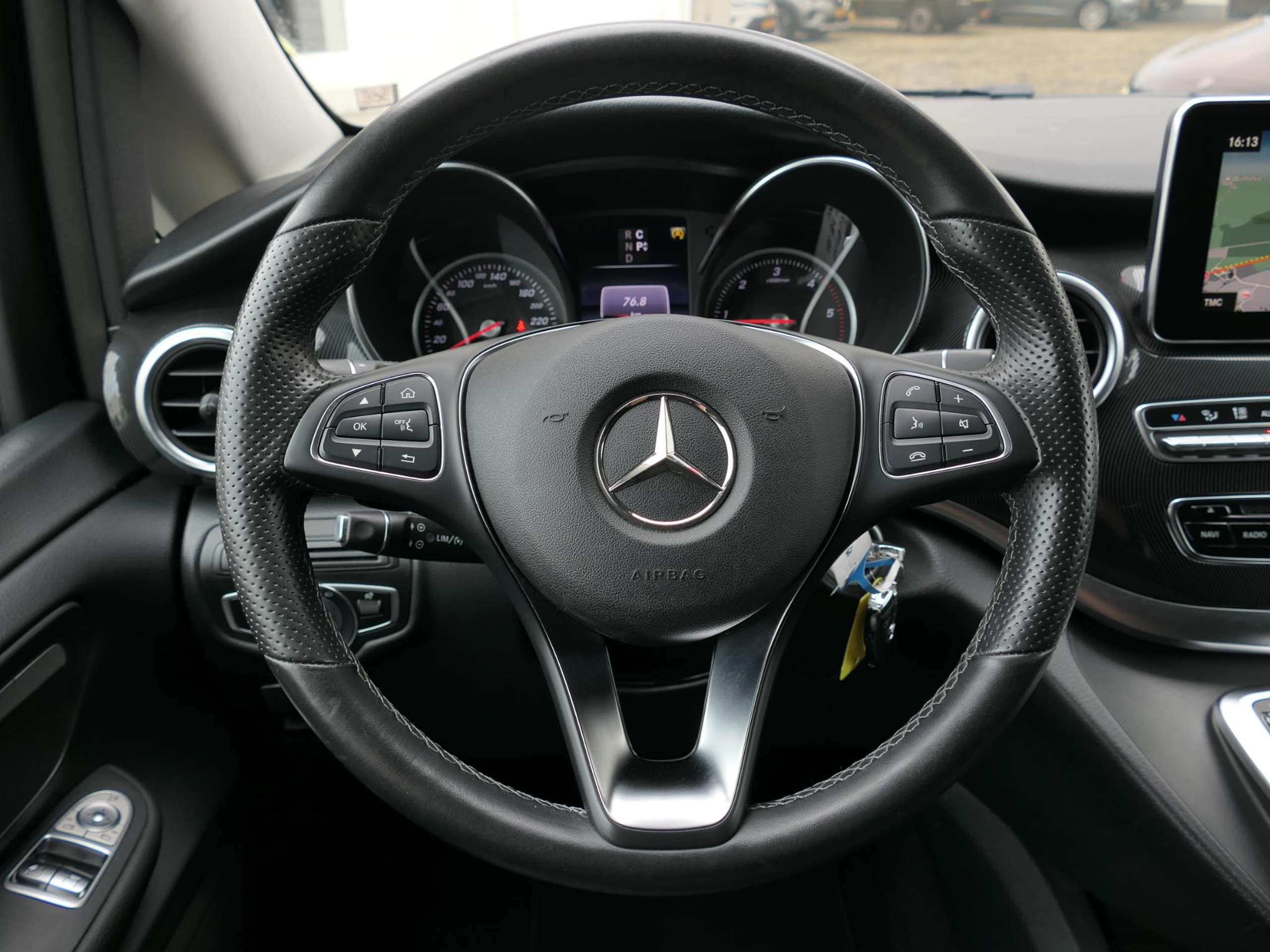 Mercedes-Benz - V 250