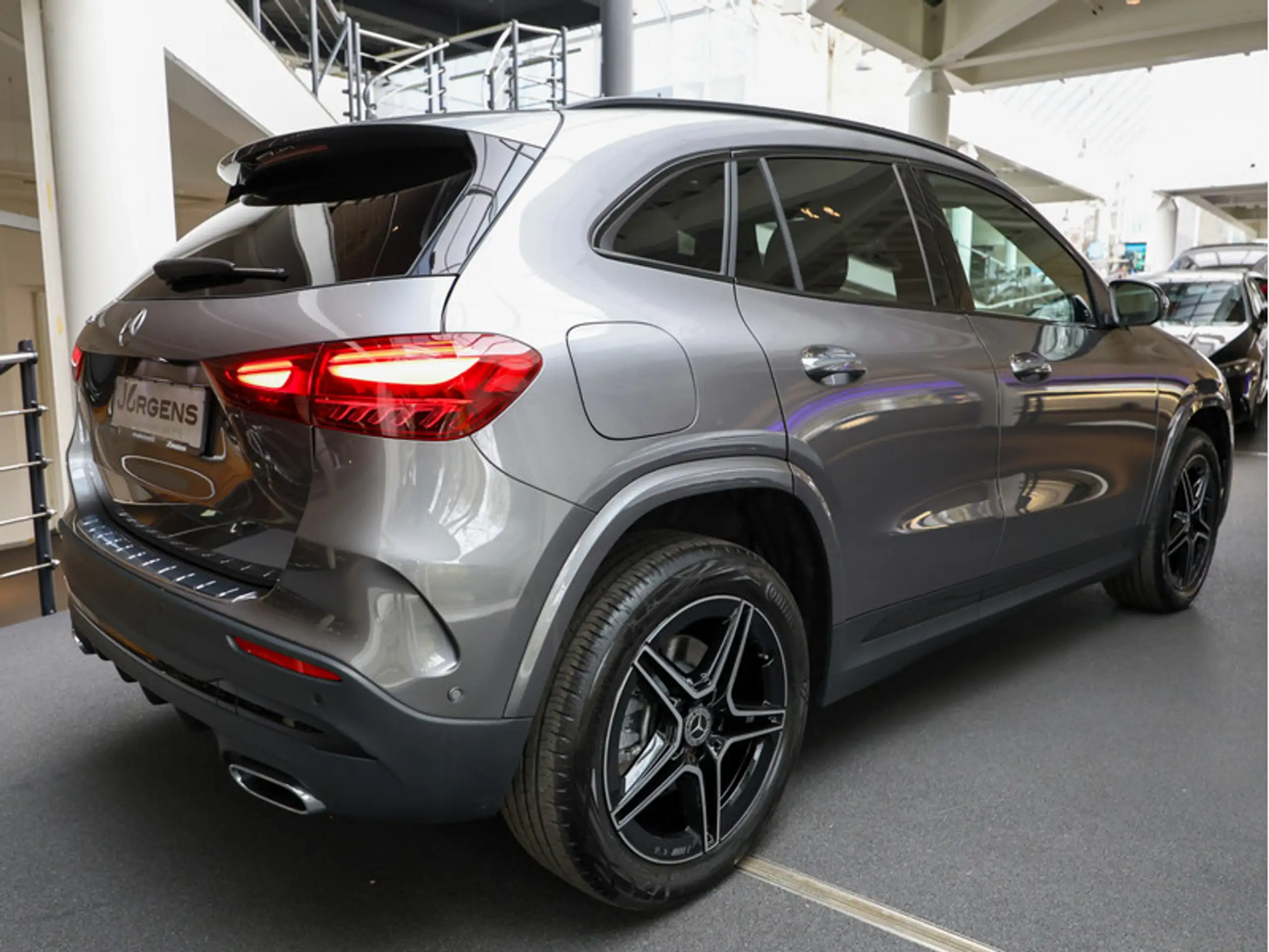 Mercedes-Benz - GLA 250