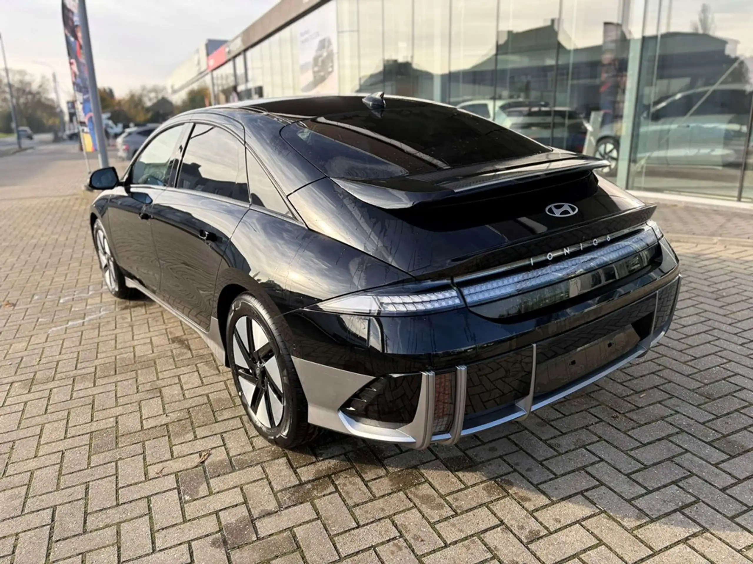 Hyundai - IONIQ 6