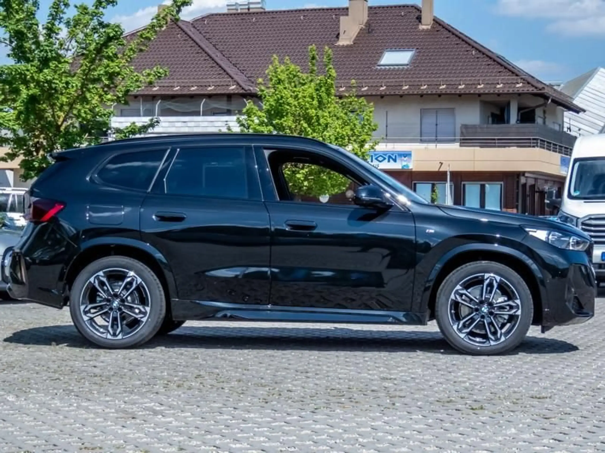 BMW - X1