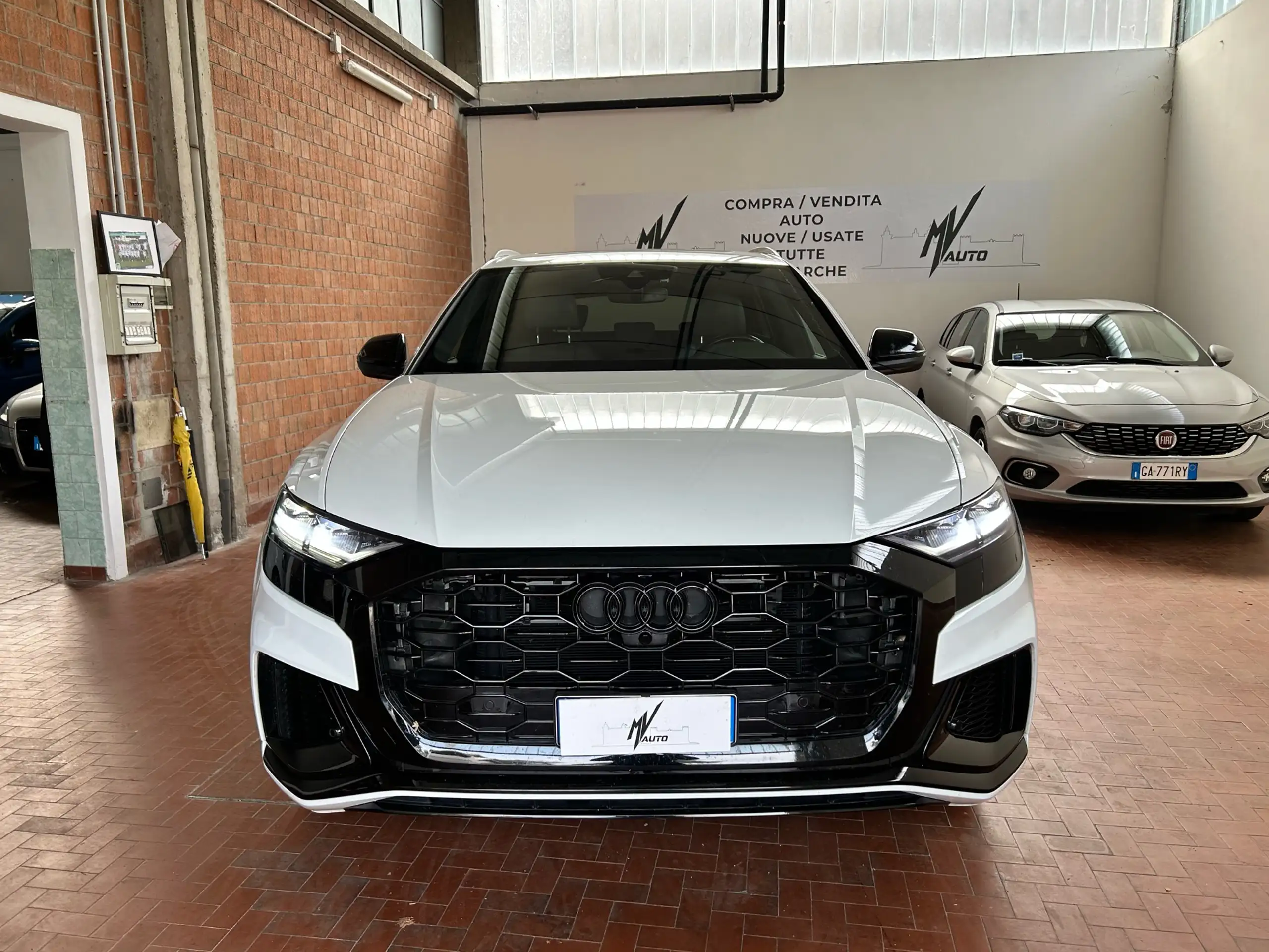 Audi - Q8