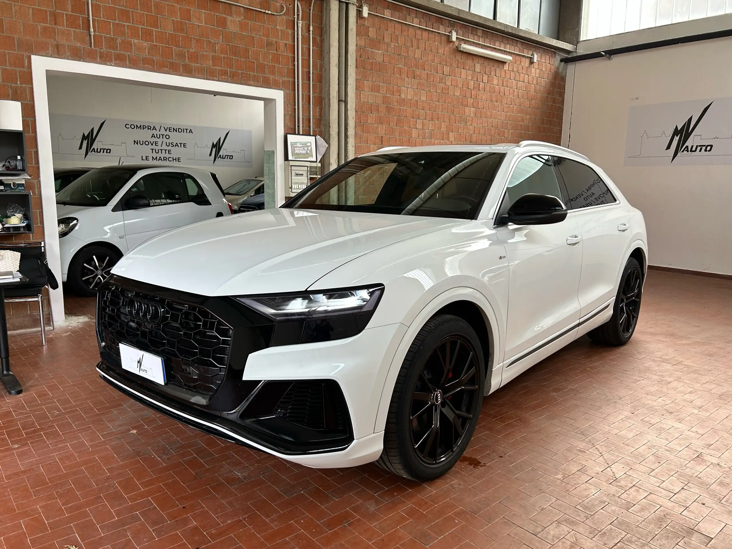 Audi - Q8