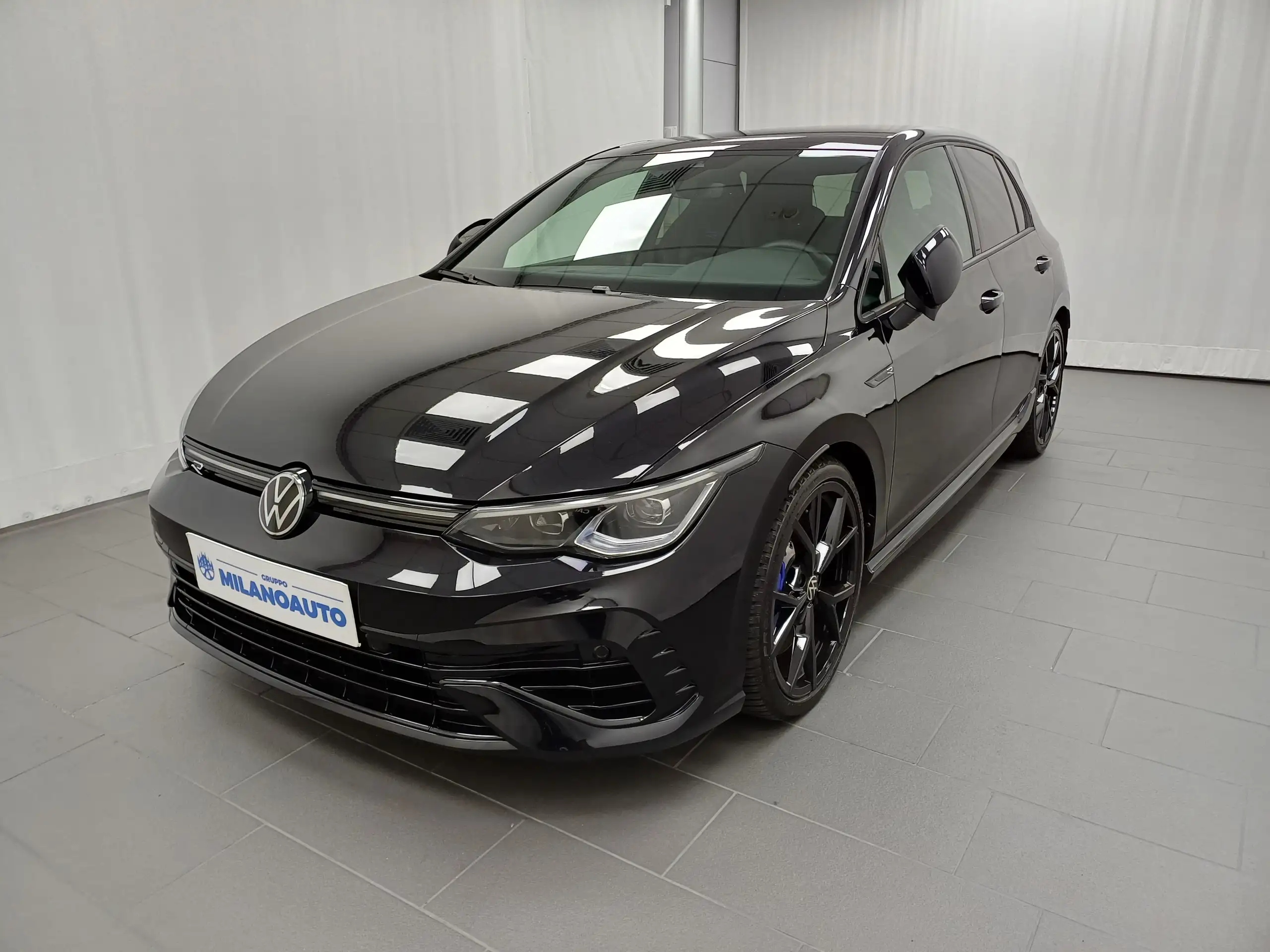 Volkswagen - Golf R