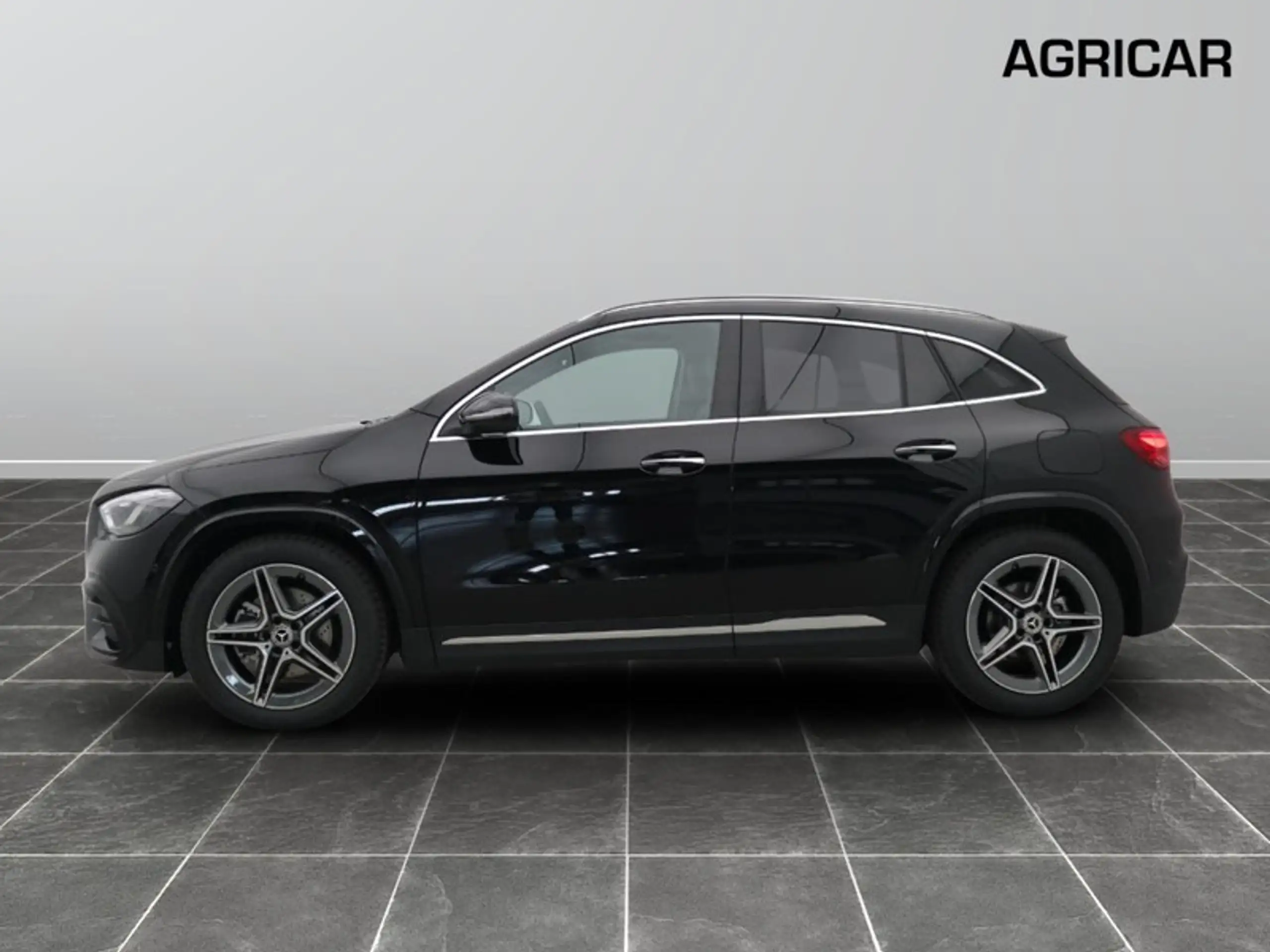 Mercedes-Benz - GLA 200