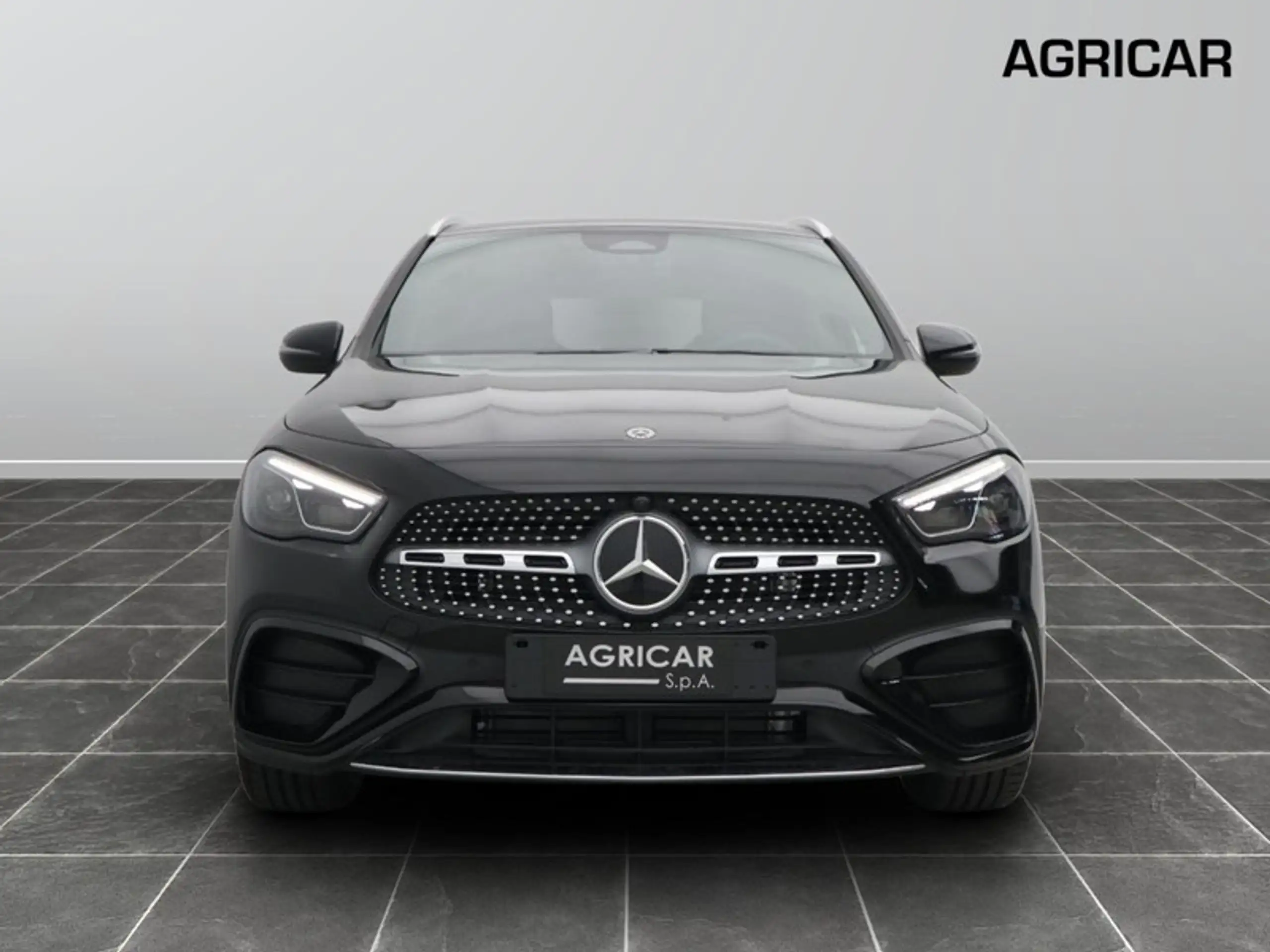 Mercedes-Benz - GLA 200