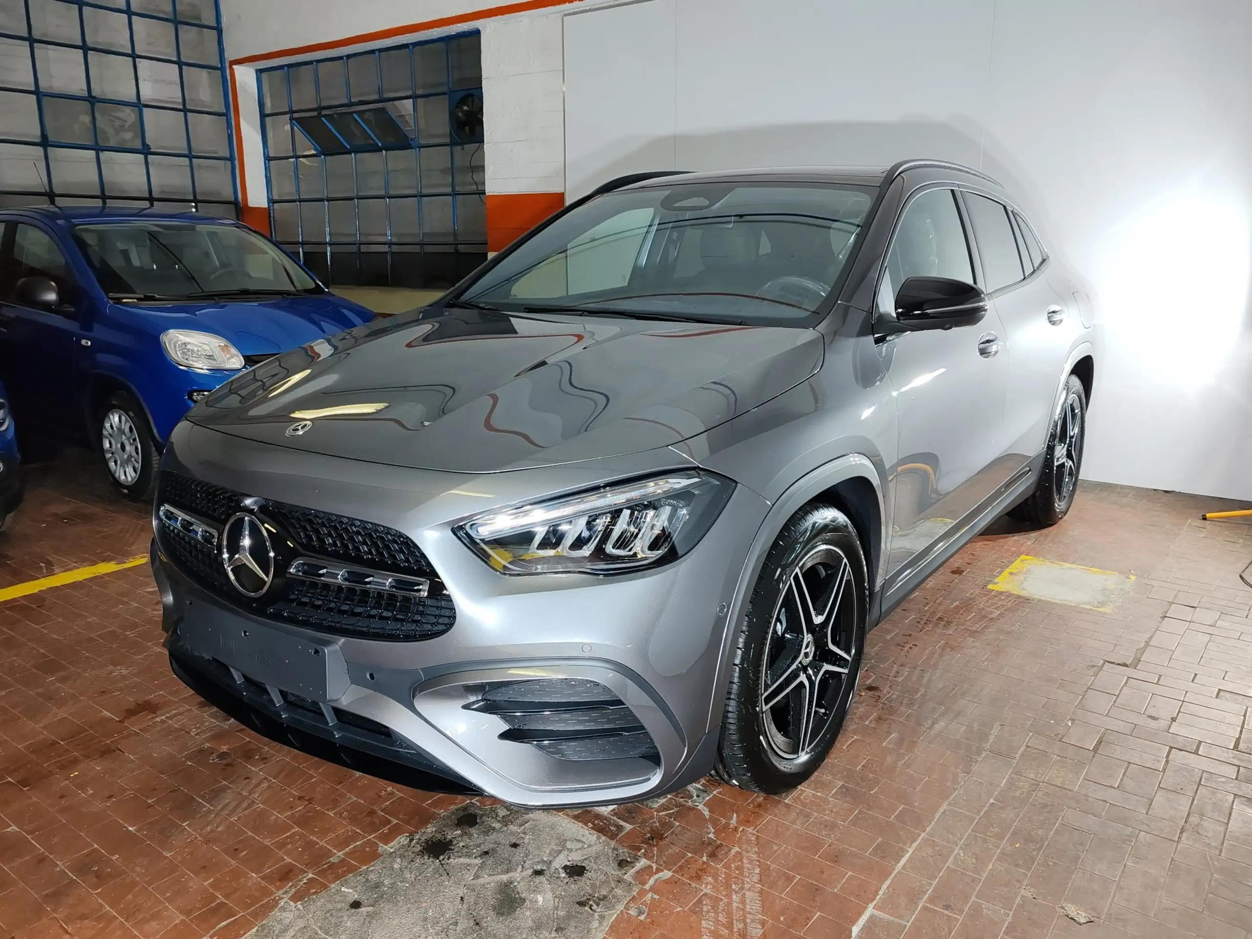 Mercedes-Benz - GLA 200