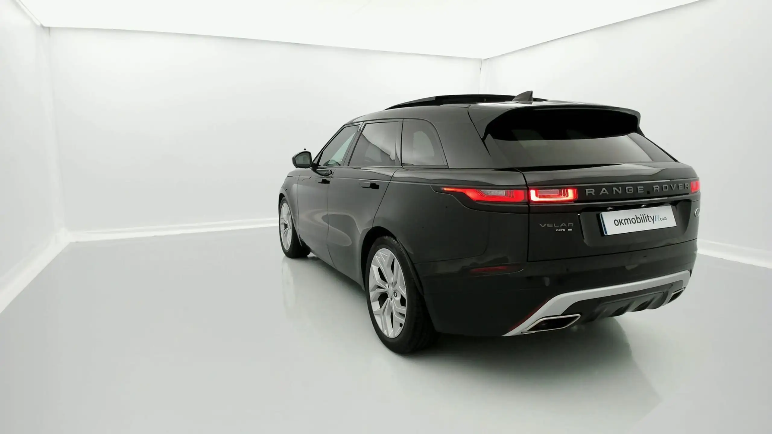 Land Rover - Range Rover Velar