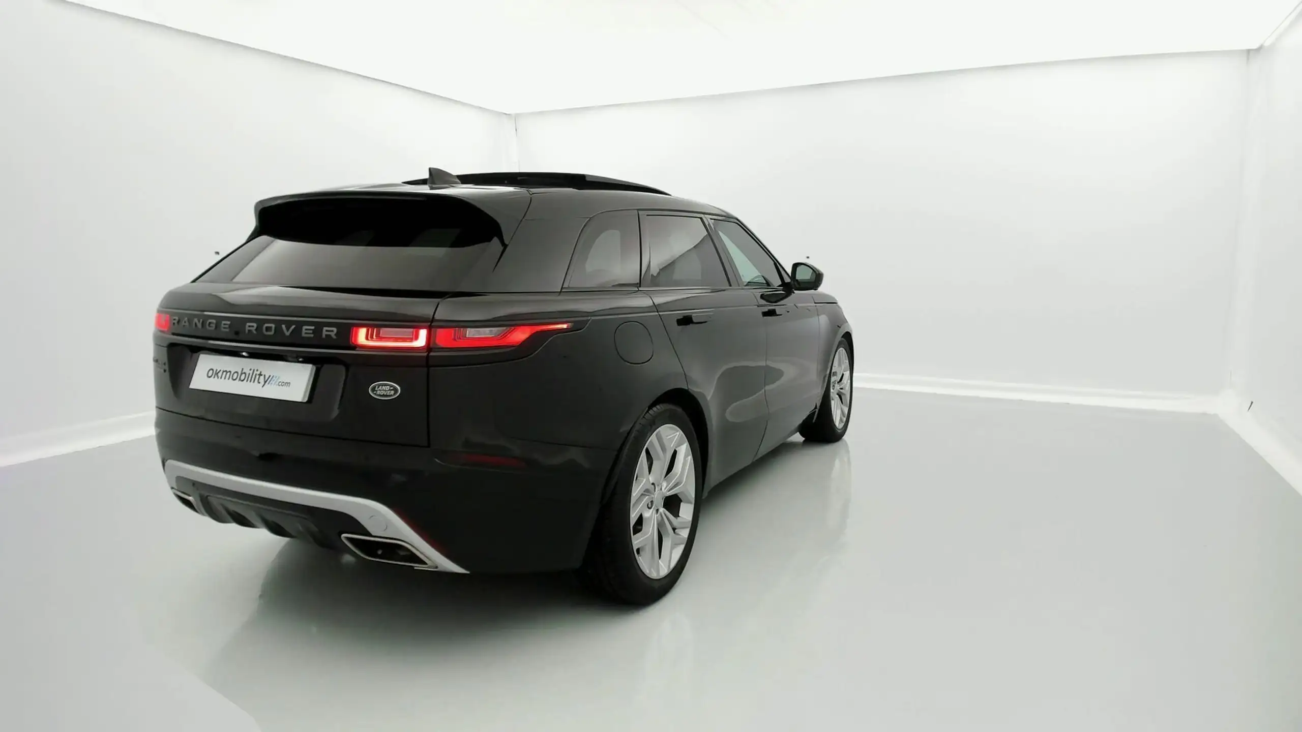 Land Rover - Range Rover Velar