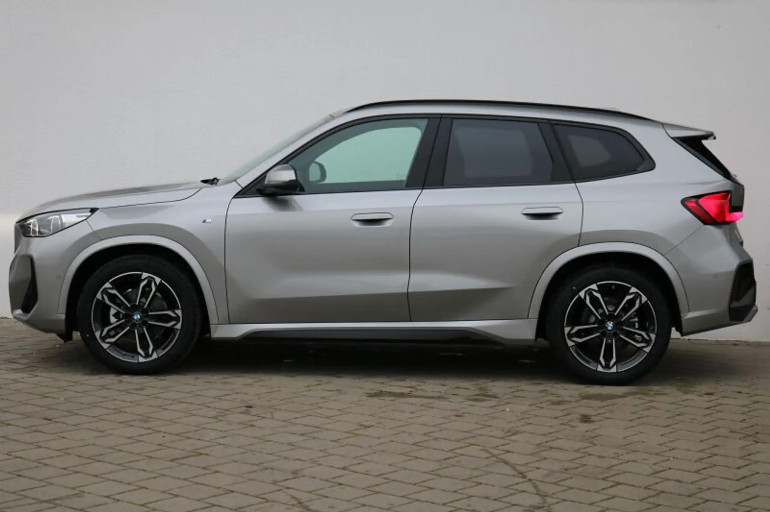 BMW - X1