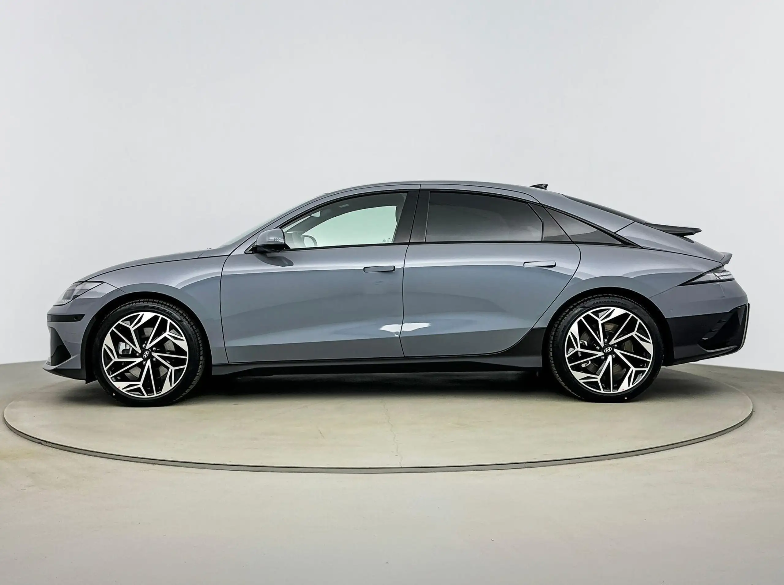 Hyundai - IONIQ 6