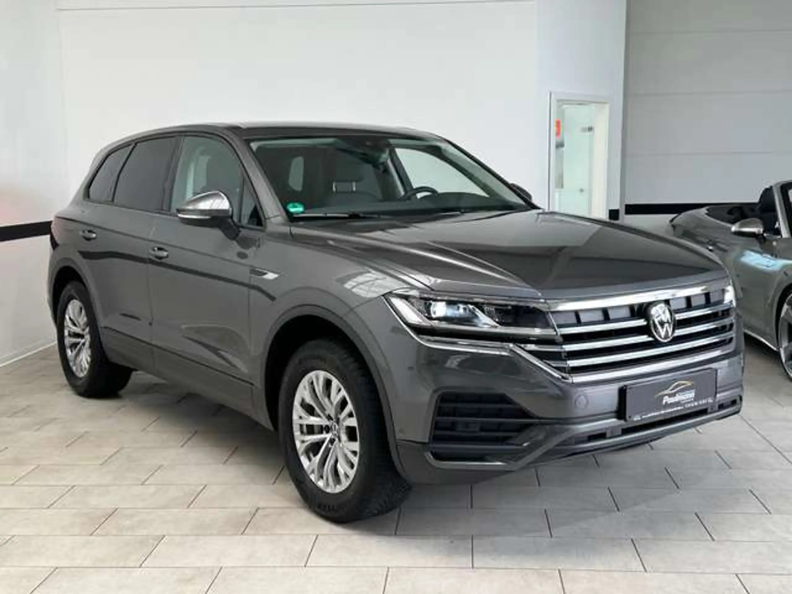 Volkswagen - Touareg