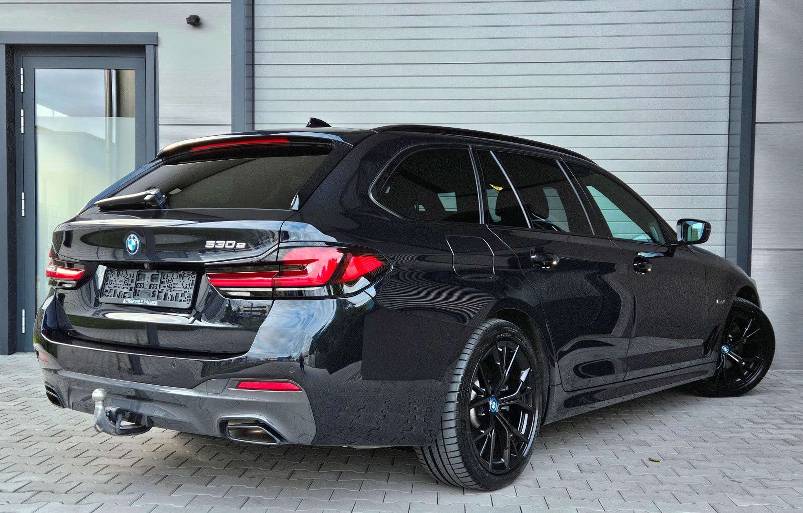 BMW - 530