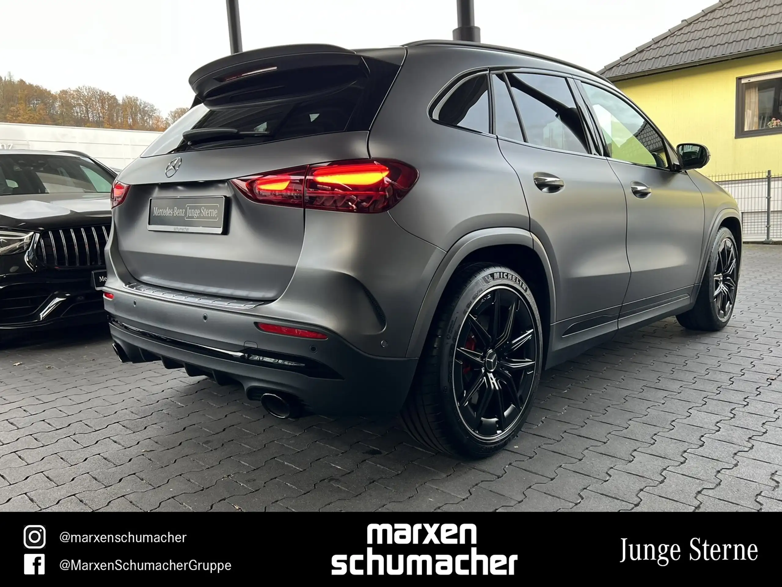 Mercedes-Benz - GLA 35 AMG