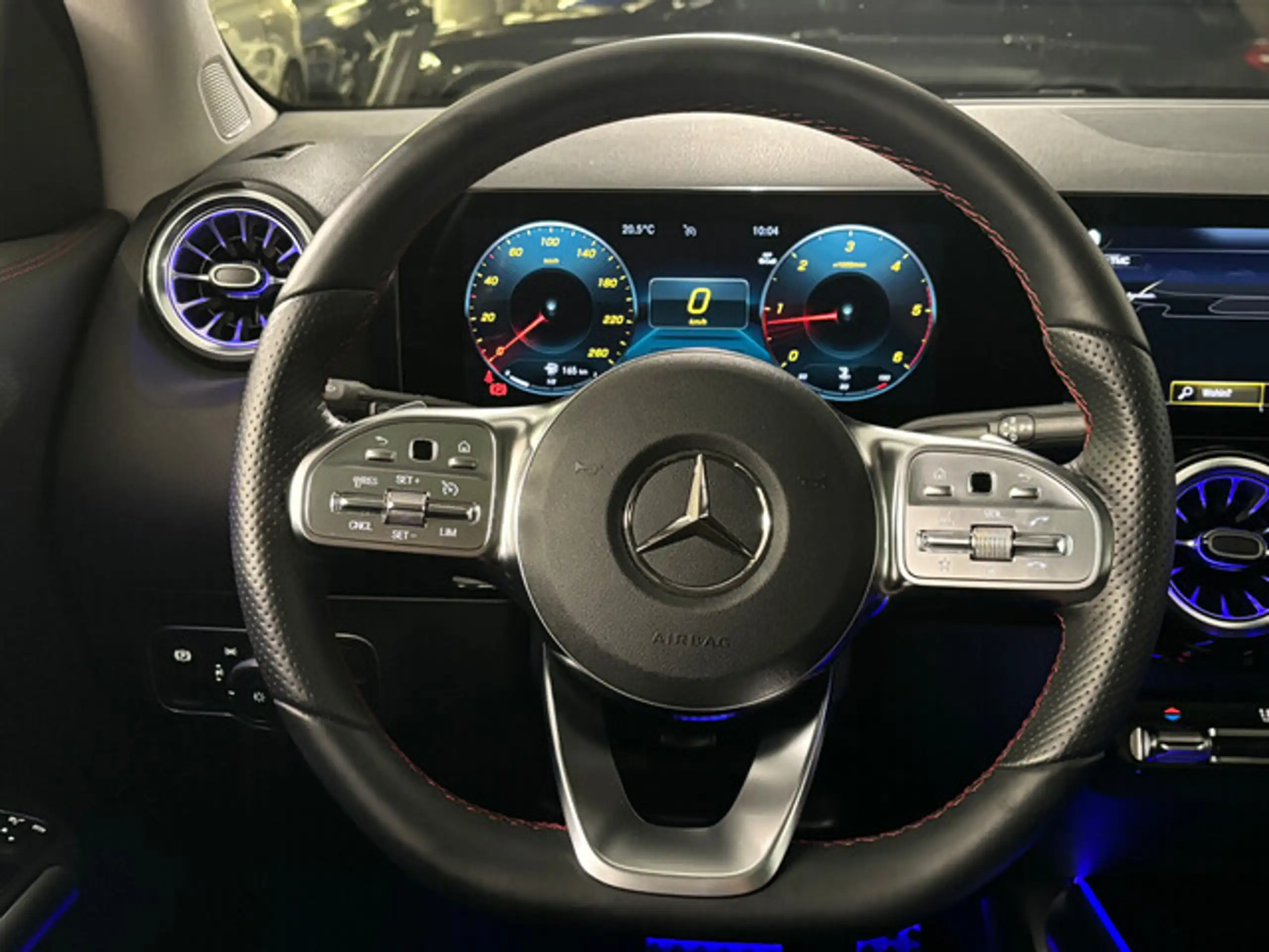 Mercedes-Benz - GLA 200