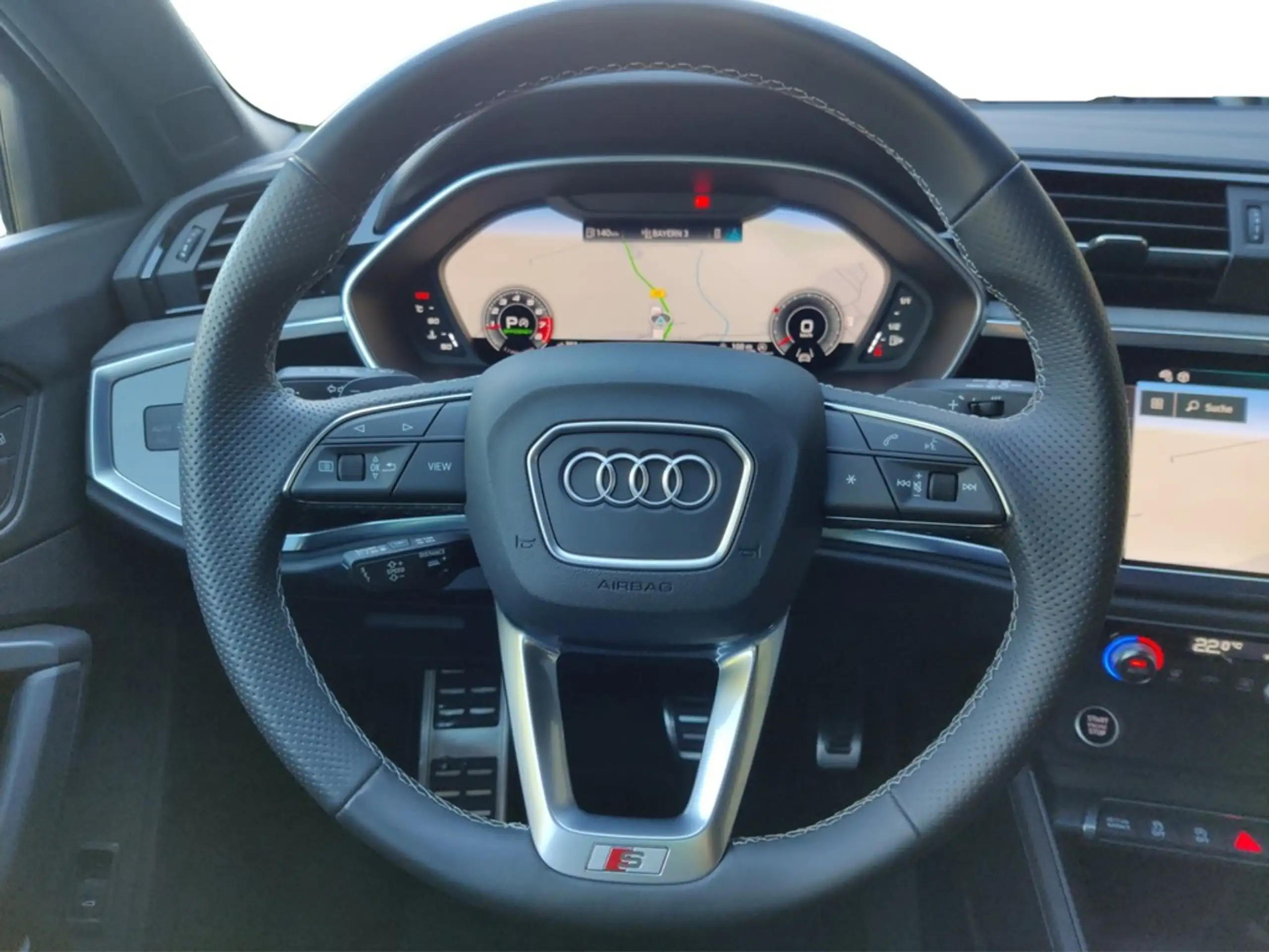 Audi - Q3