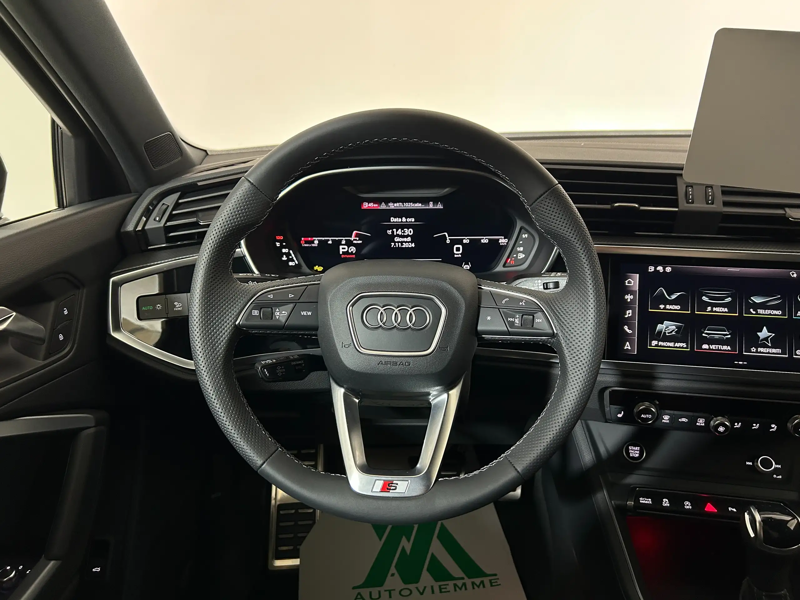 Audi - Q3