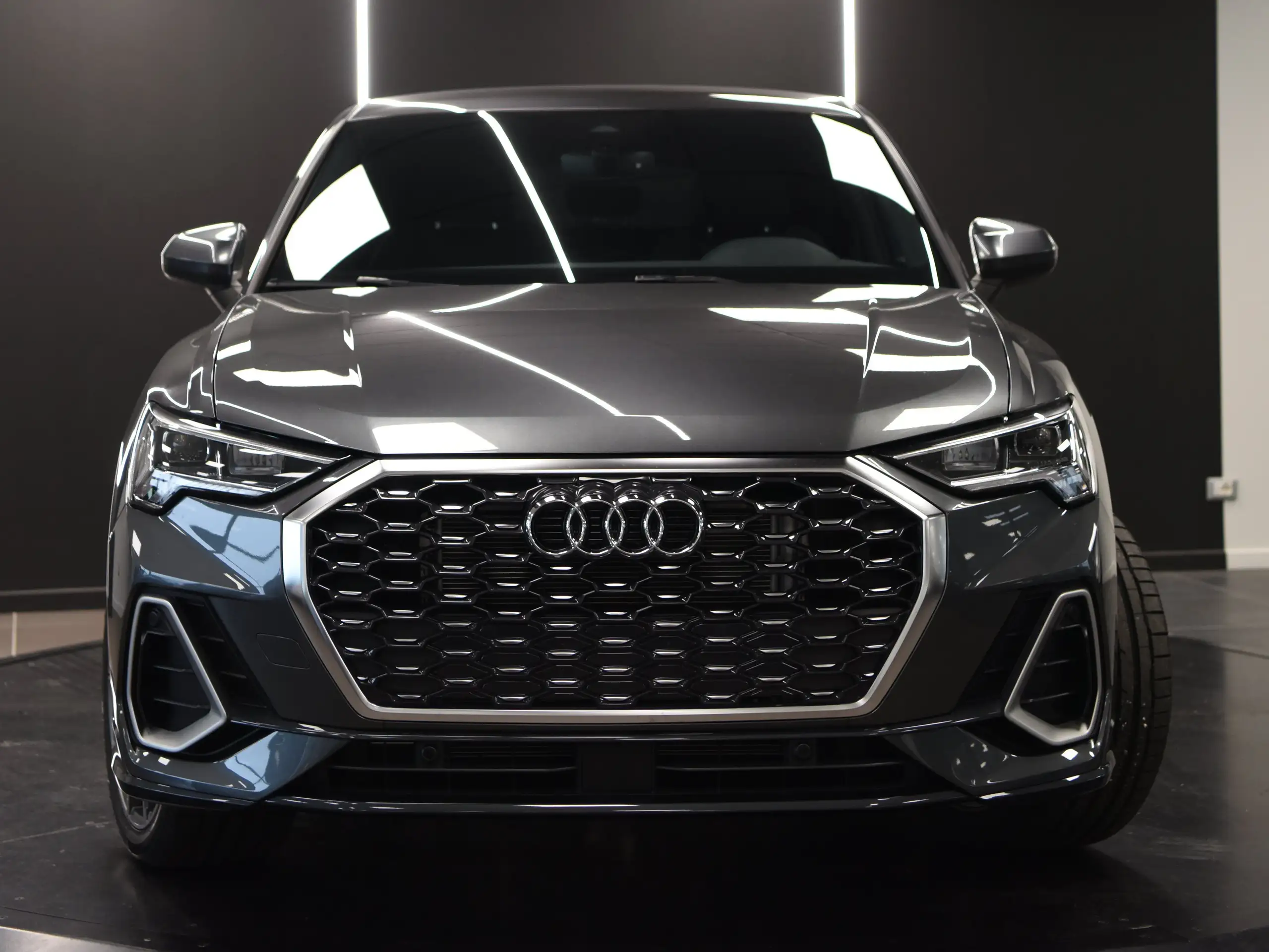 Audi - Q3