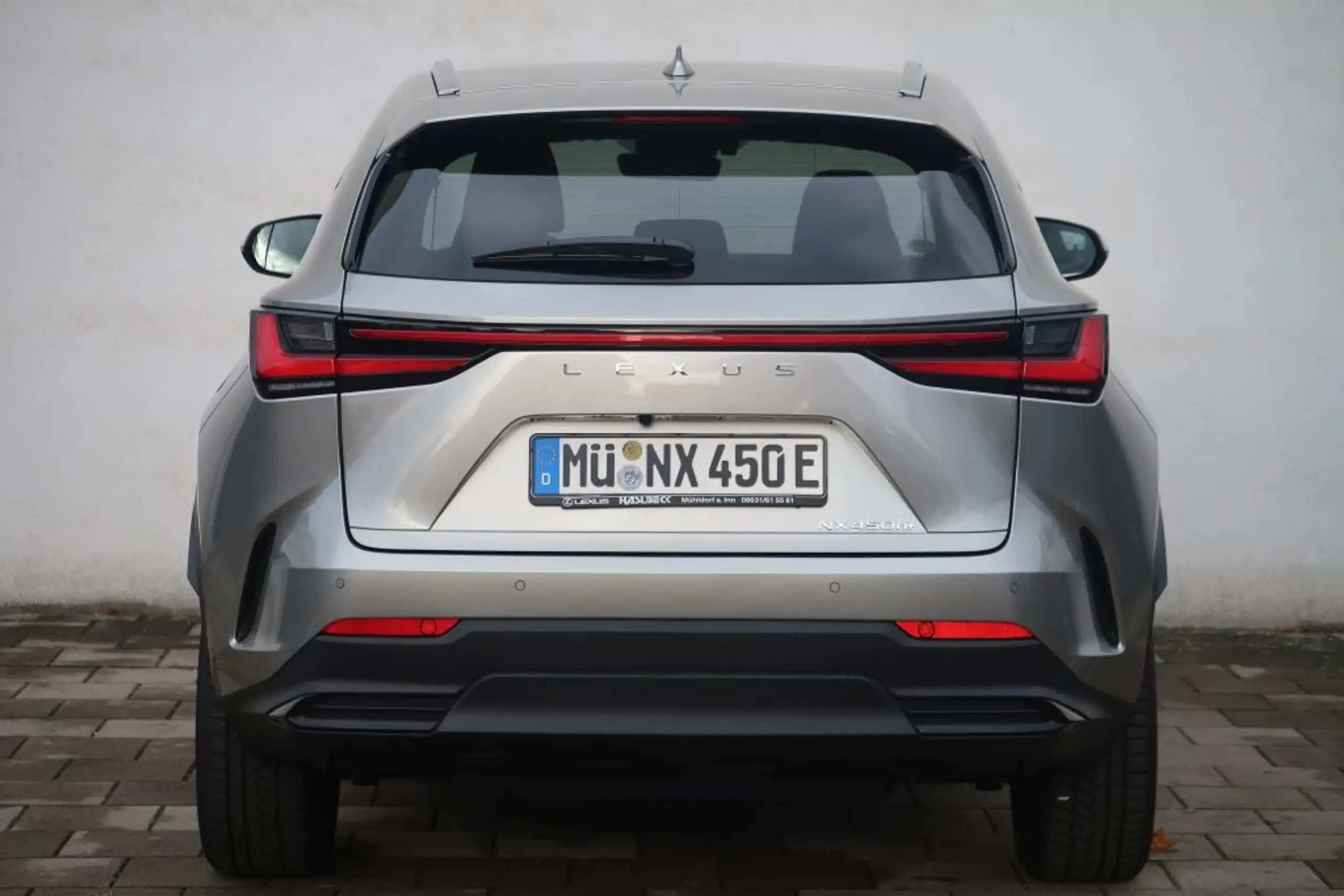 Lexus - NX 450h+