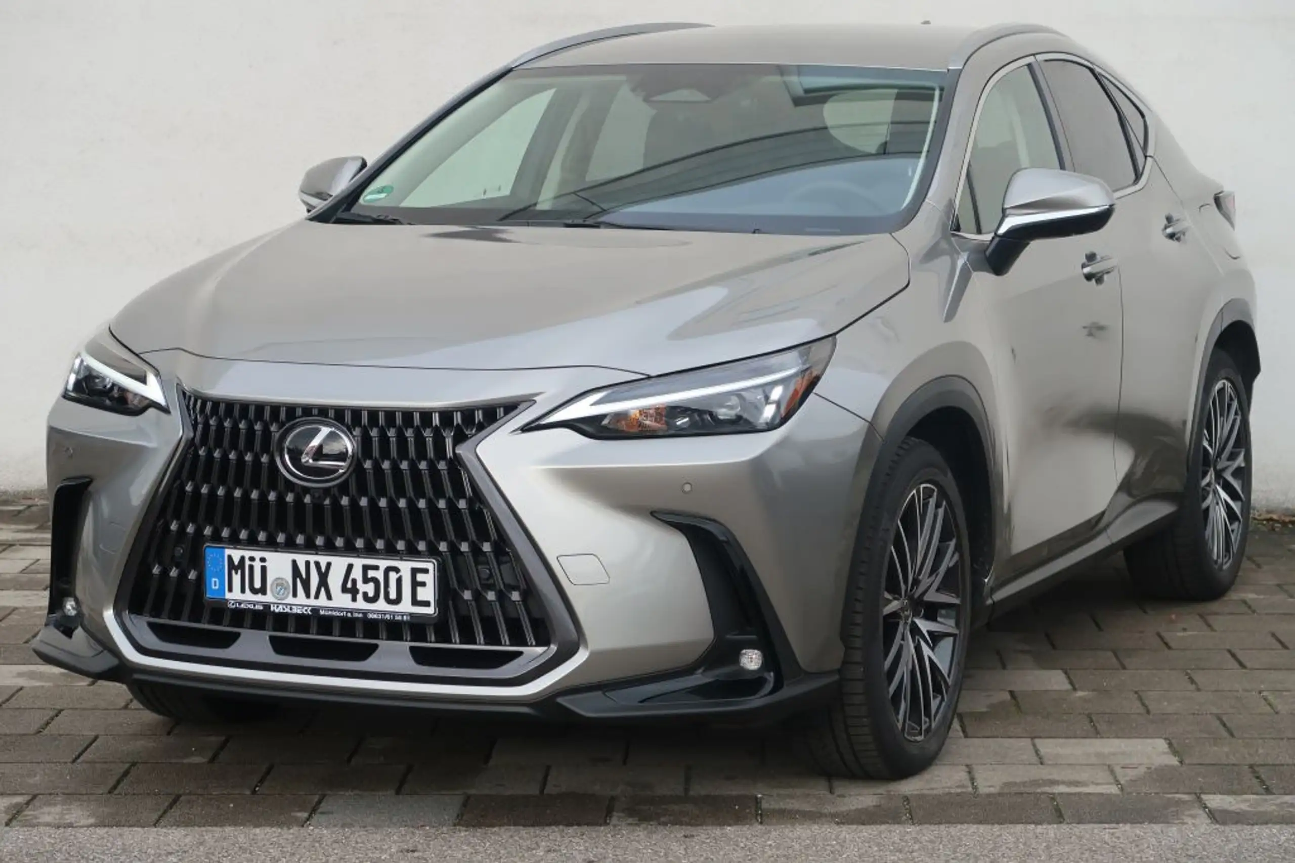 Lexus - NX 450h+