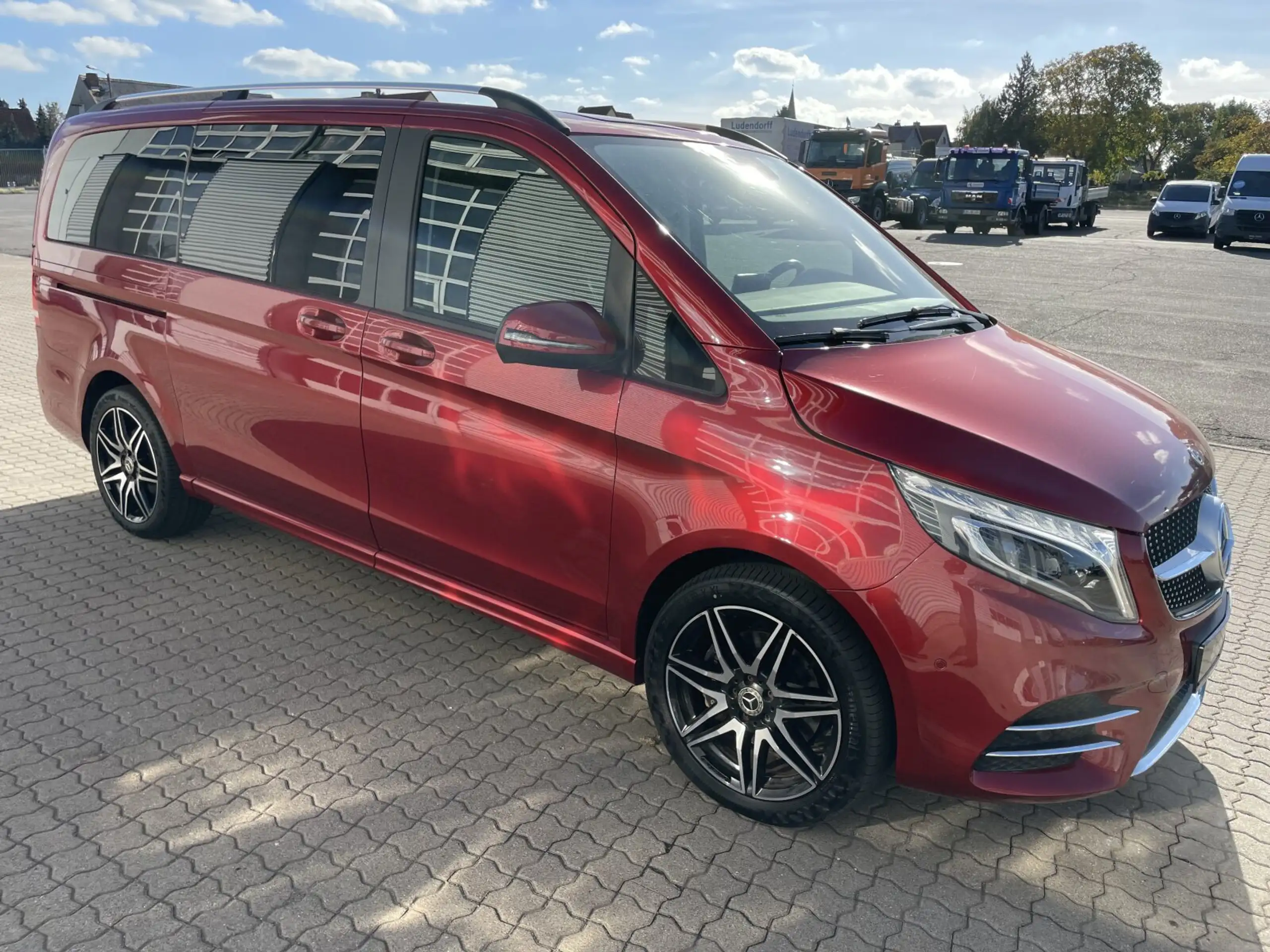 Mercedes-Benz - V 300