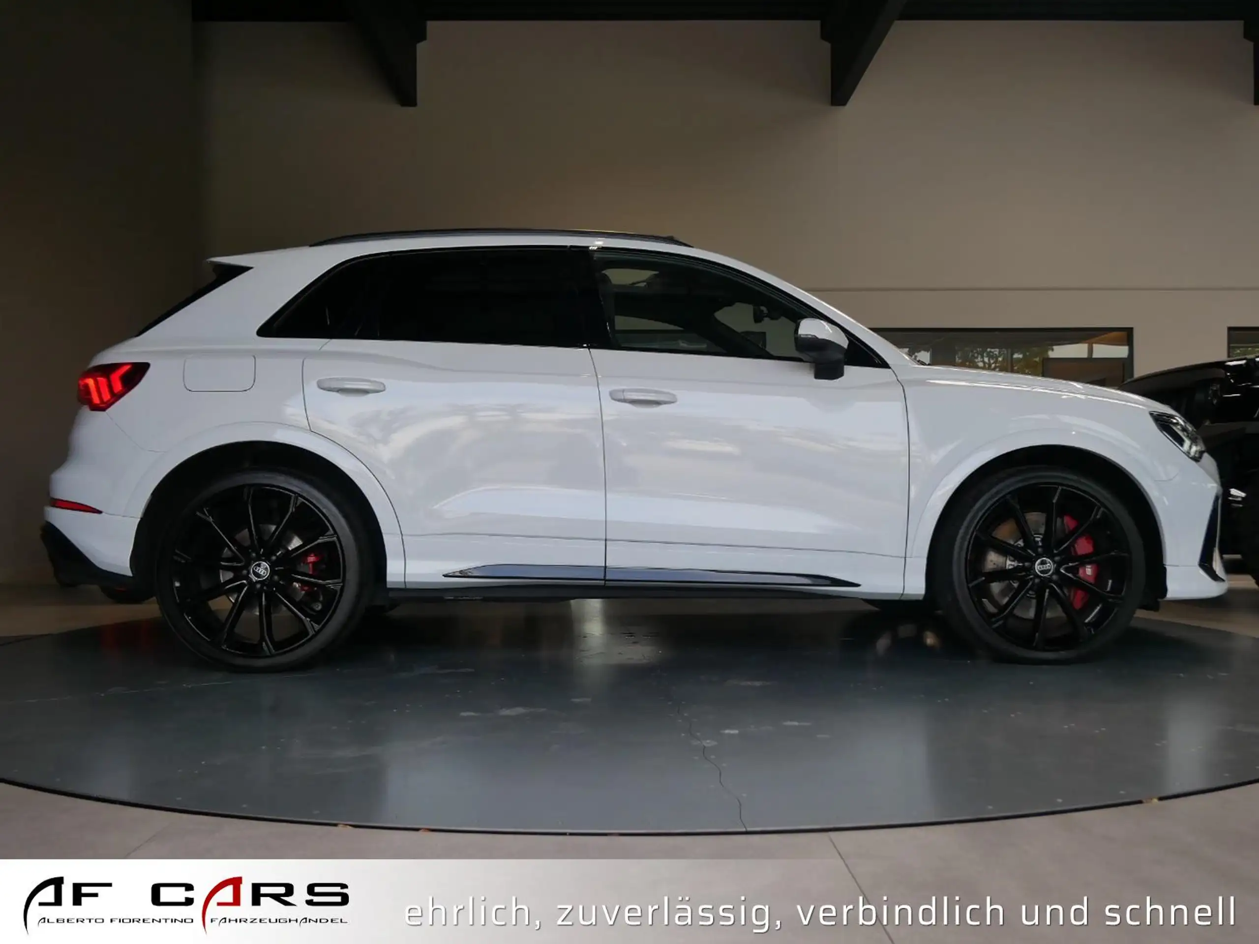 Audi - RS Q3