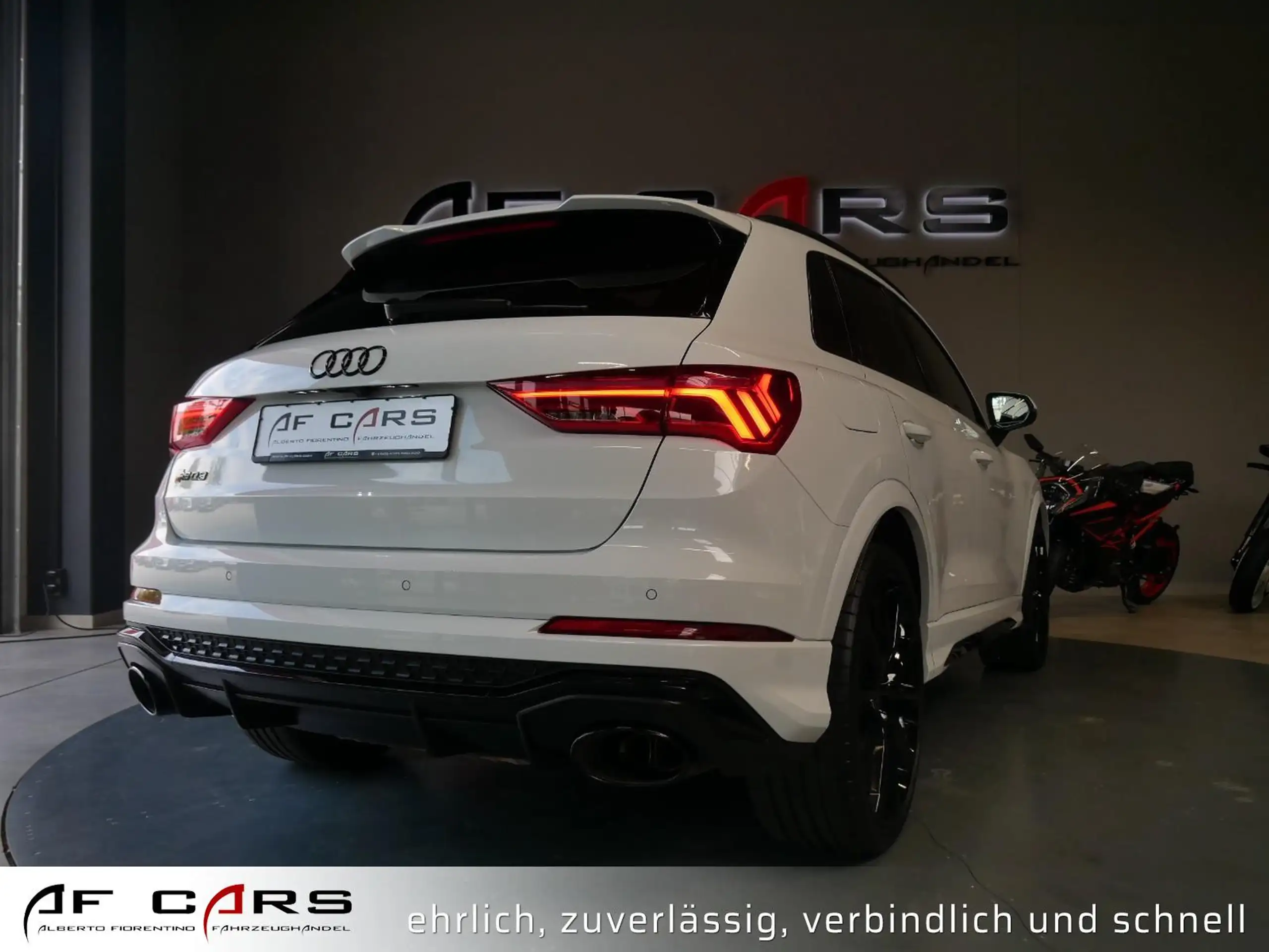 Audi - RS Q3