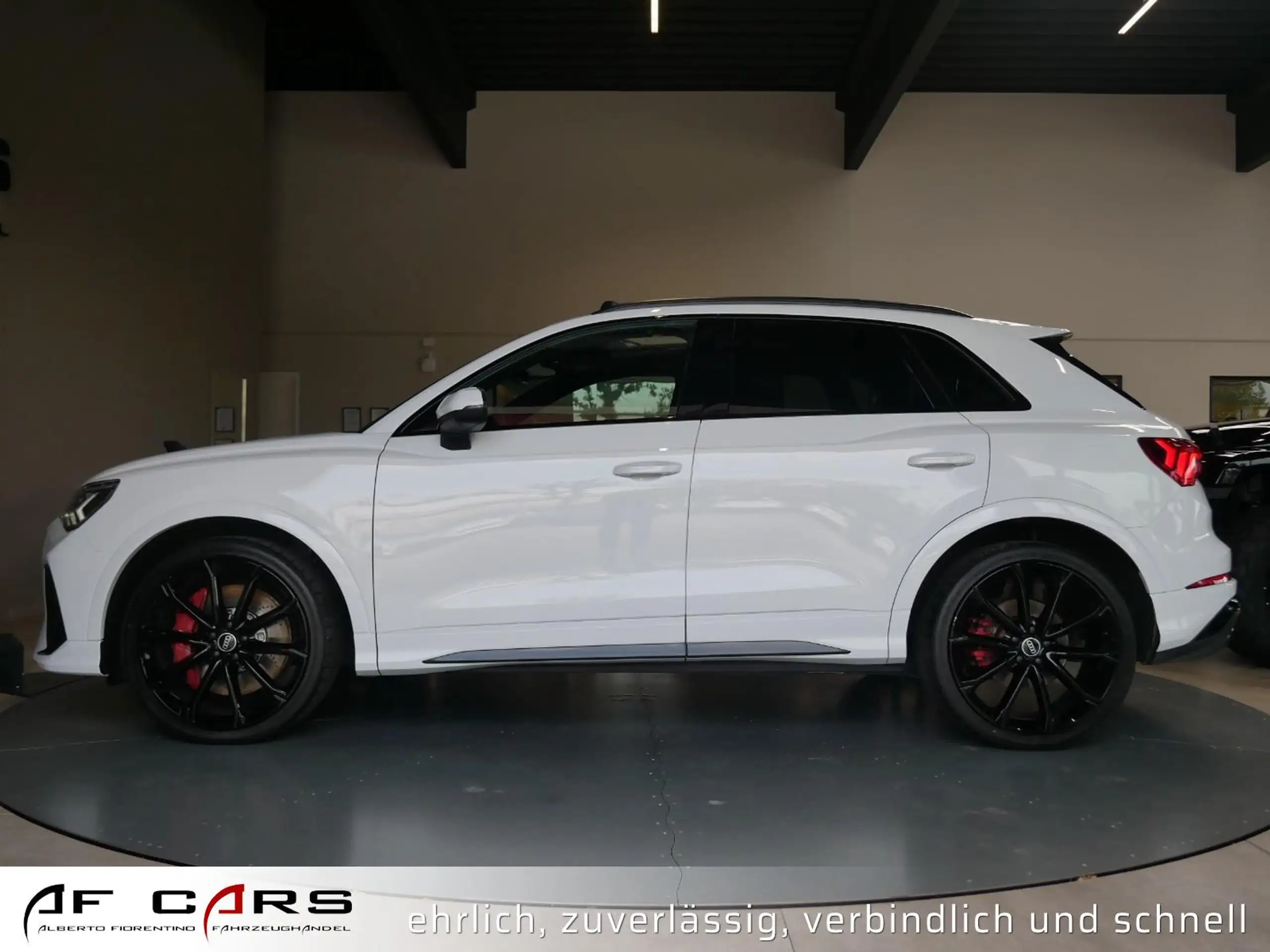 Audi - RS Q3