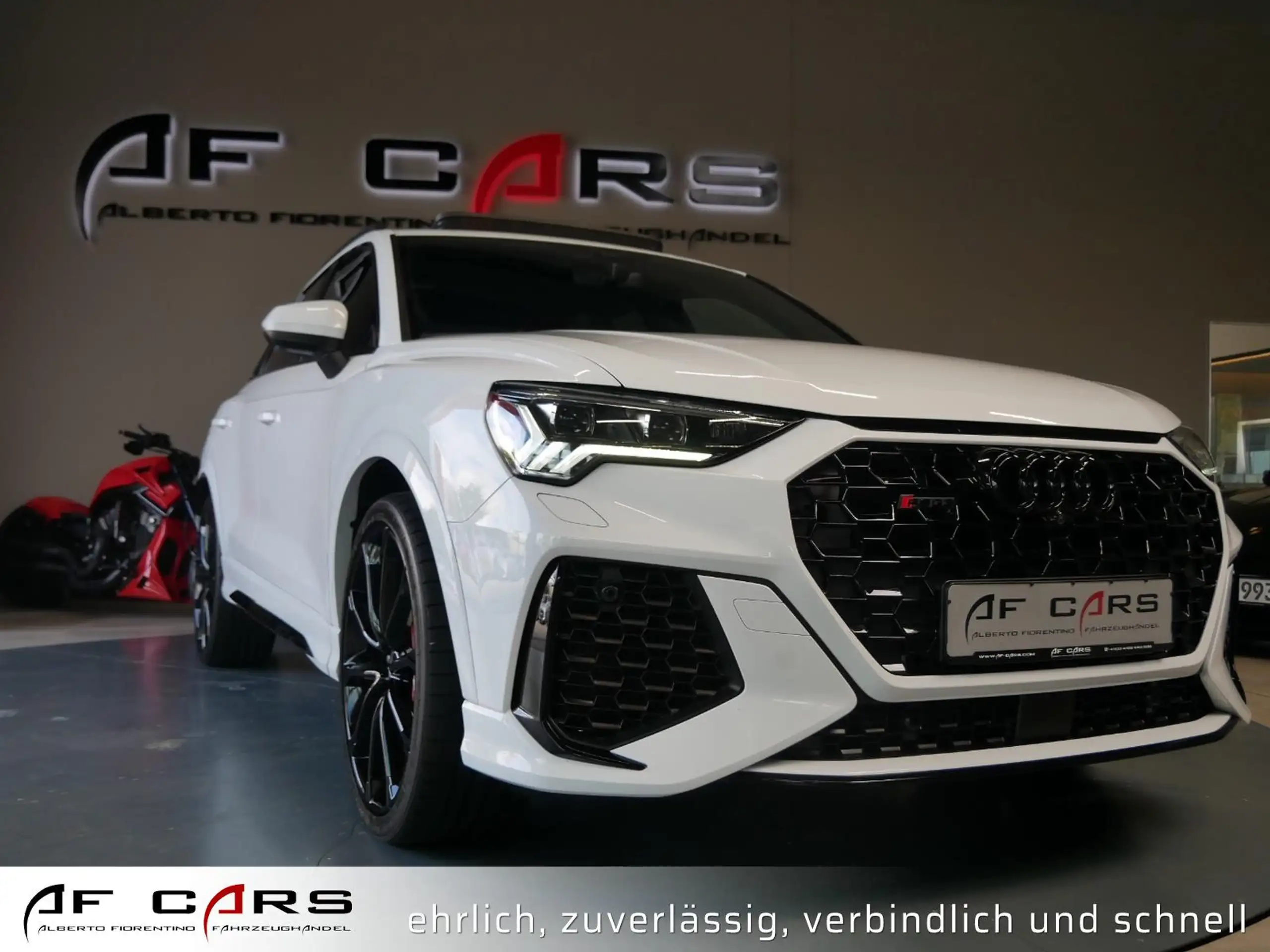 Audi - RS Q3