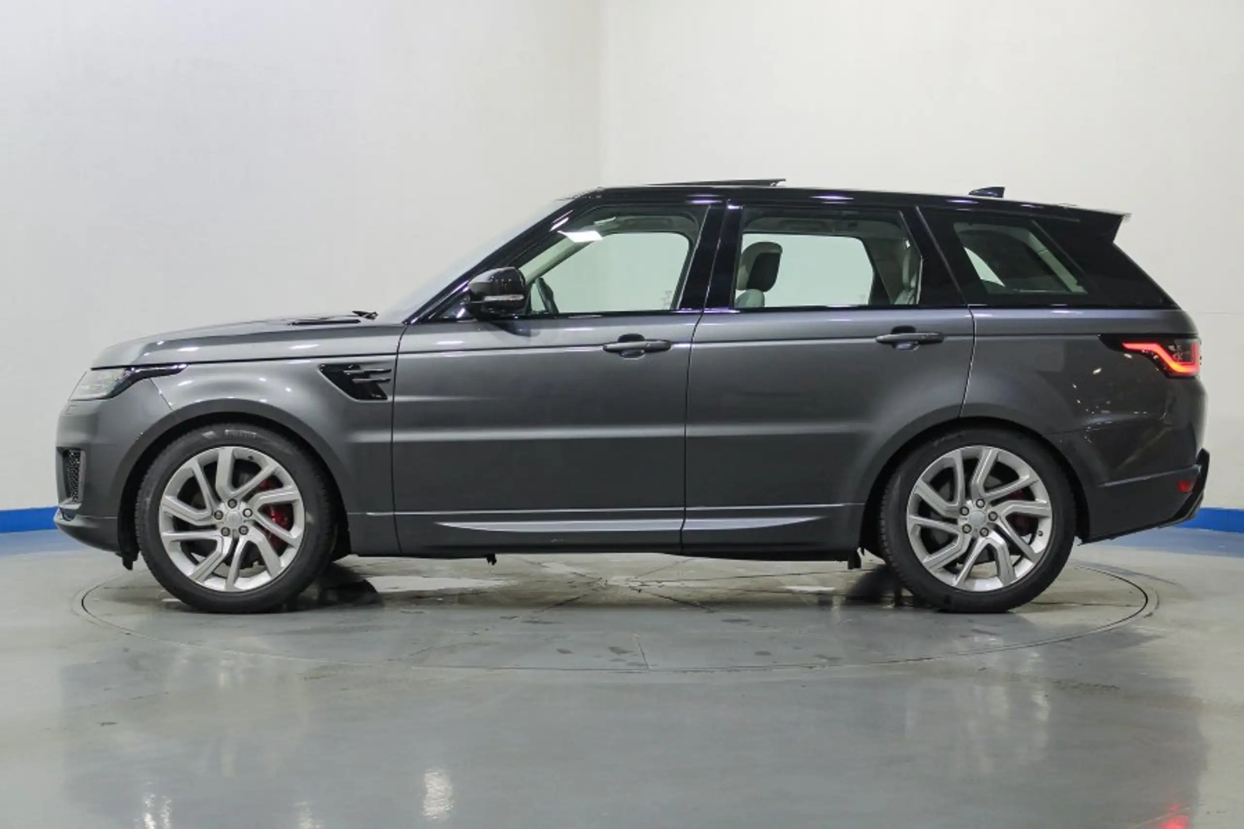 Land Rover - Range Rover Sport