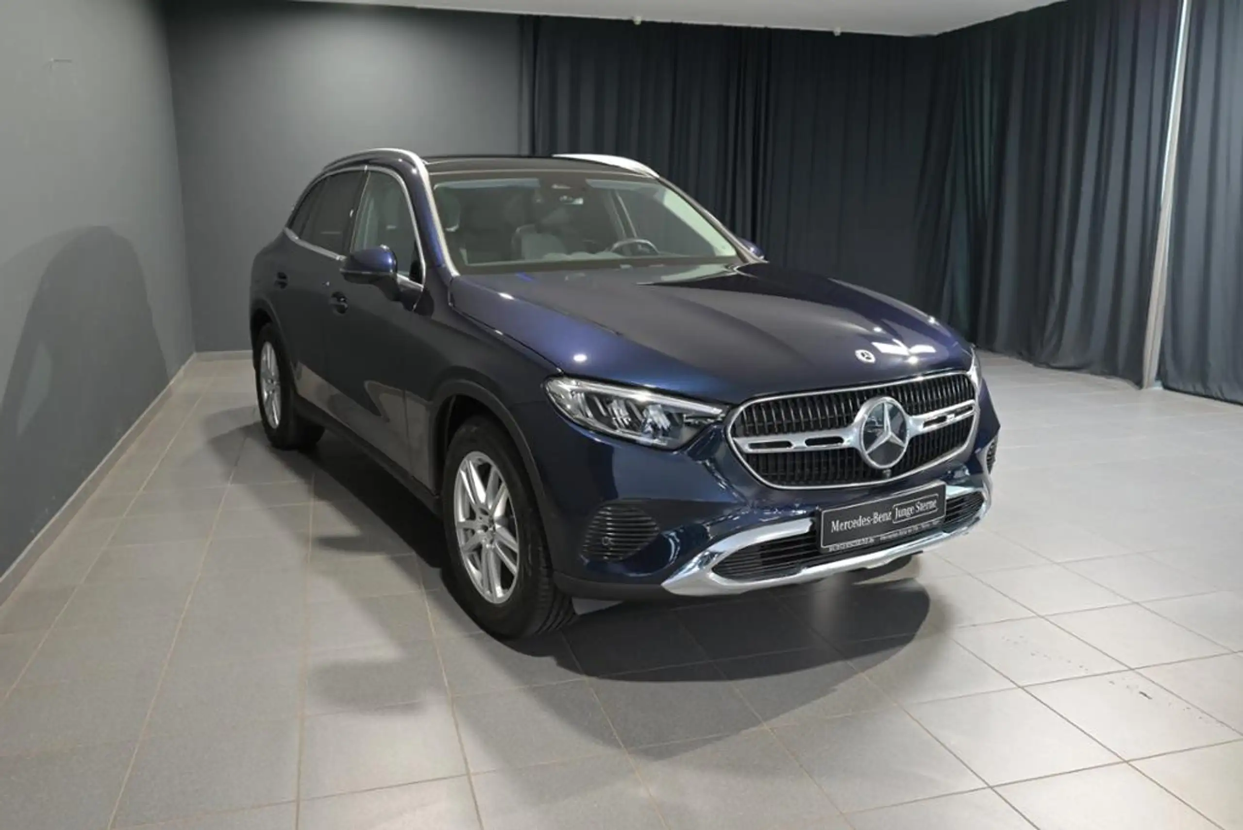 Mercedes-Benz - GLC 220