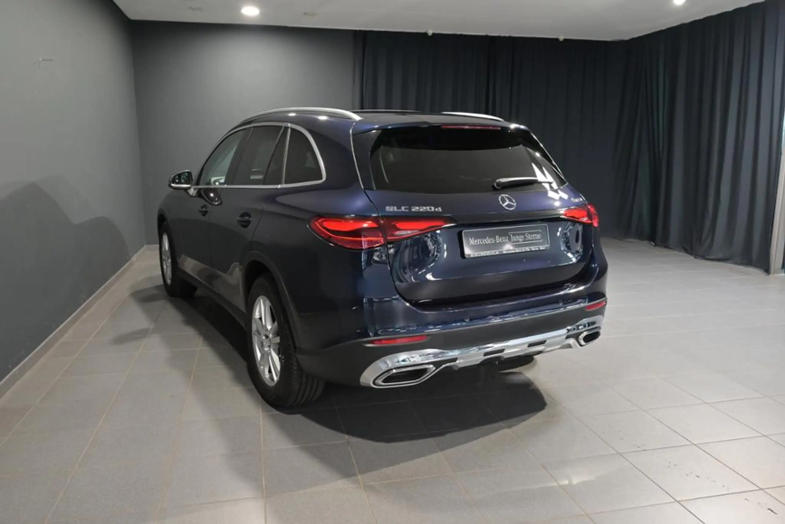 Mercedes-Benz - GLC 220